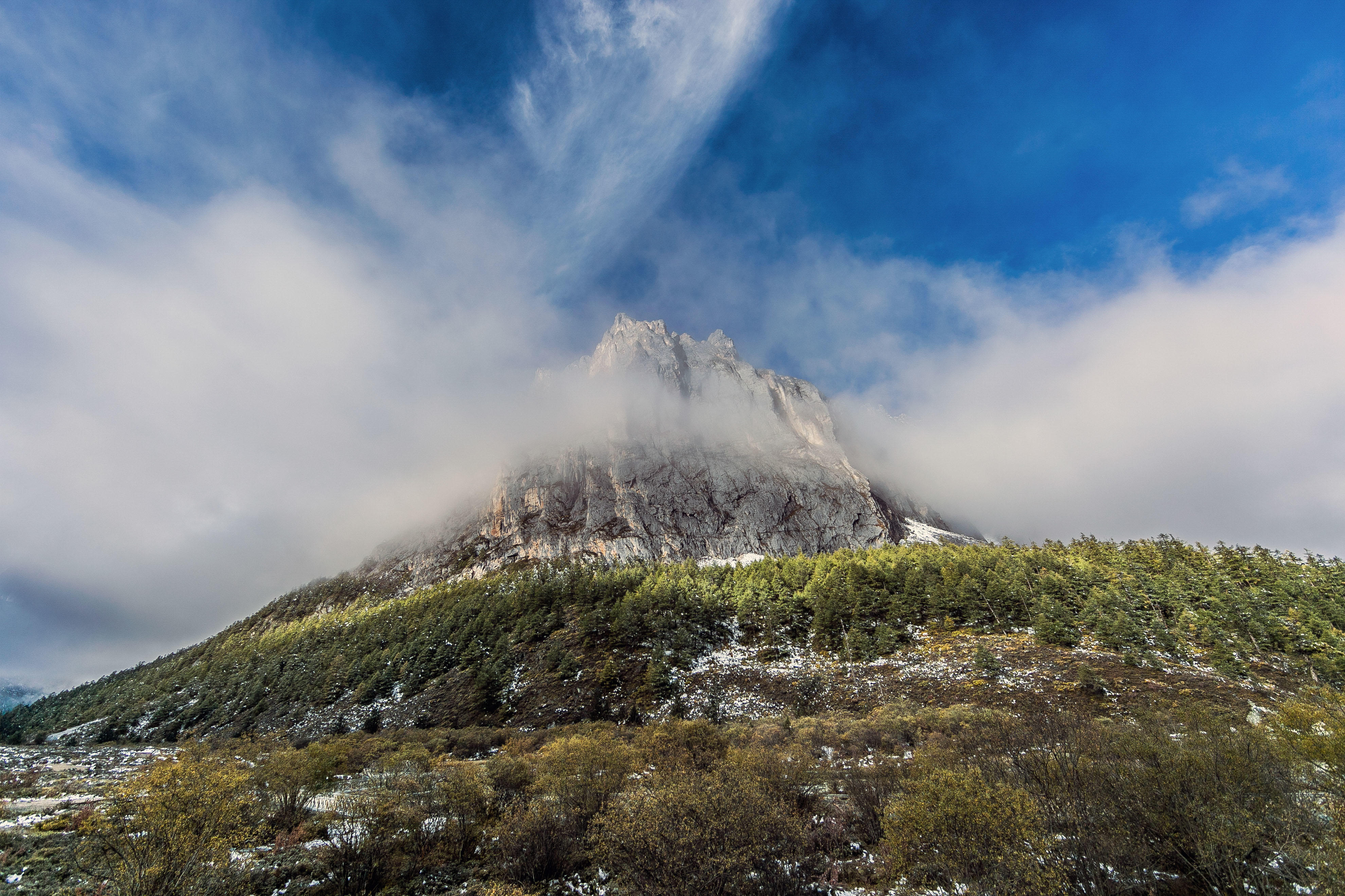 亚丁三怙主雪山—梦境中神圣的高原天堂