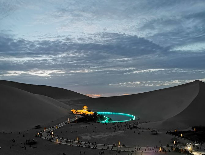 想去月牙泉看夜景,去过的亲能否分享一下经验?