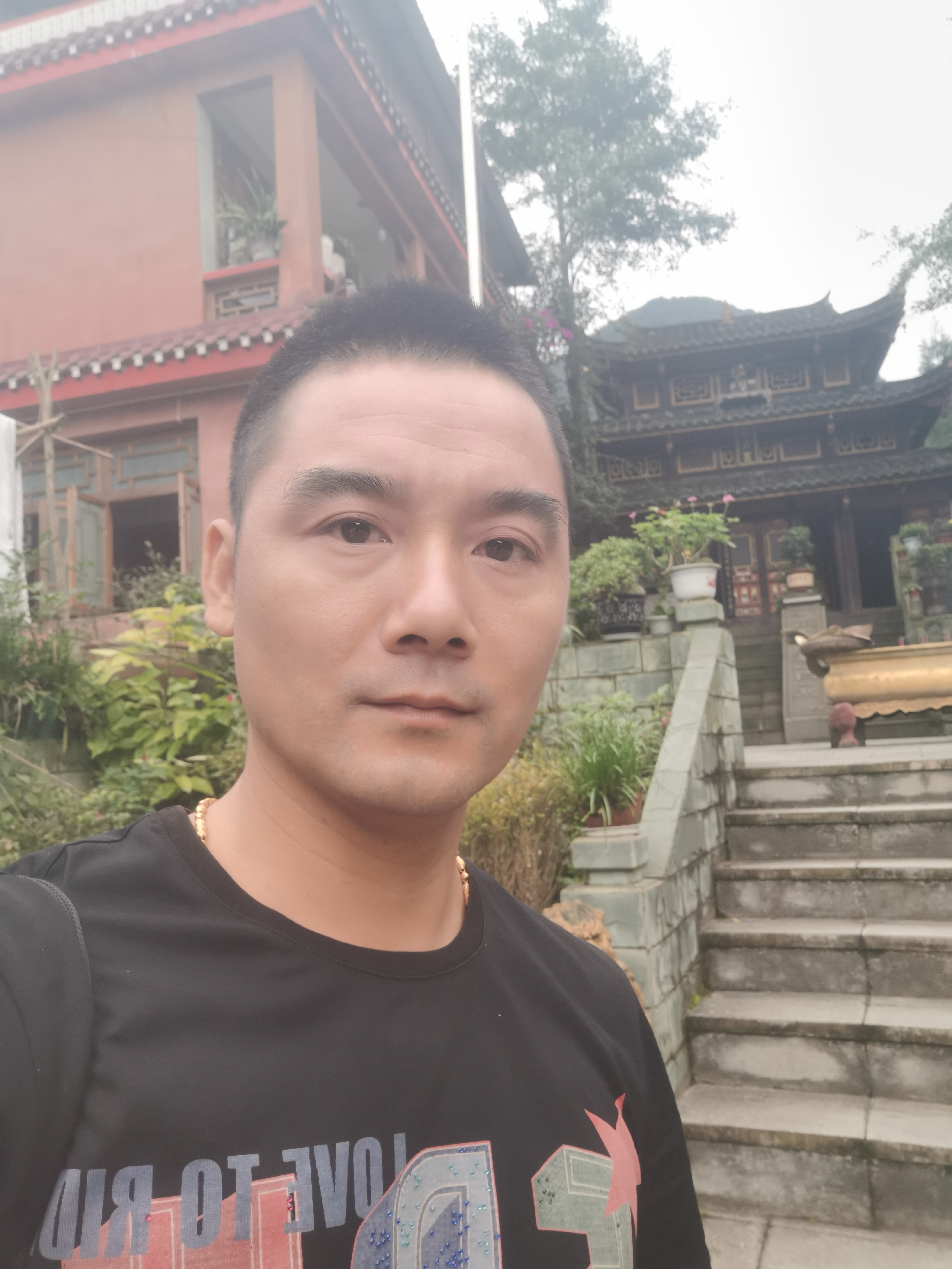 地方无关紧要而是在乎和哪个一块