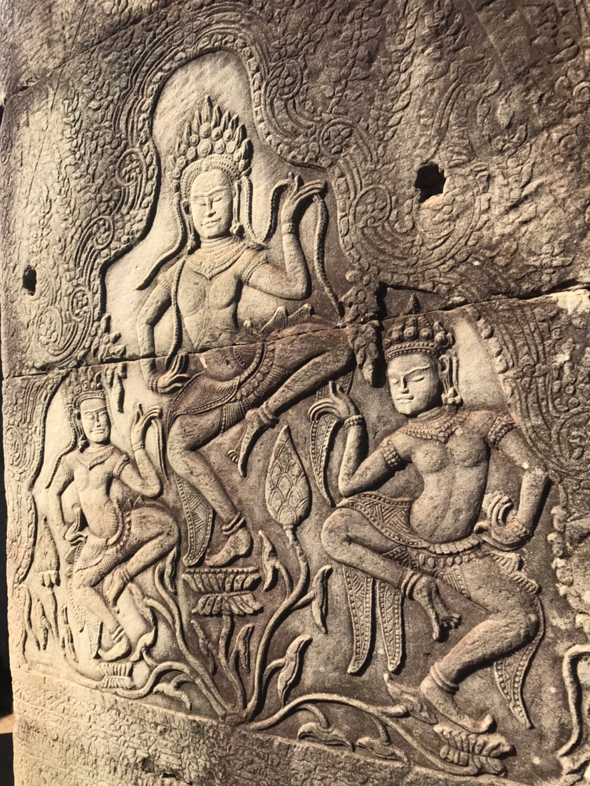 去柬埔寨探寻高棉的微笑柬埔寨是一个历史悠久的千年古国，曾拥有过伟大的吴哥文明，而被列入世界文化遗产名录。