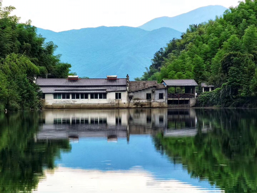 安吉菖蒲谷首发野线，特价大团50人。五瀑飞流，山清水秀，爬山涉水，野趣多多；碧潭幽深好水，碧绿翠竹好看……累并且快乐着…
