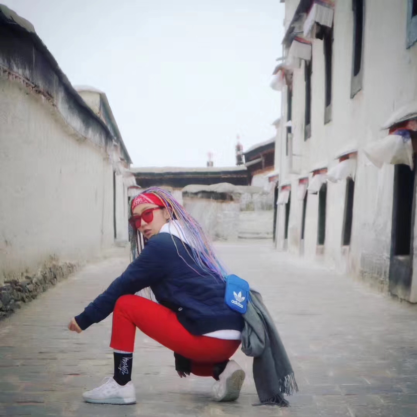 我眼中的你们— —从自己熟知的地方，到你们的世界，行走间，你们的形象定格在我的眼中，填满了我的心间。每当回想，充满力量！