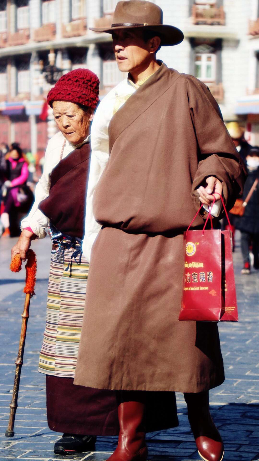 我眼中的你们— —从自己熟知的地方，到你们的世界，行走间，你们的形象定格在我的眼中，填满了我的心间。每当回想，充满力量！