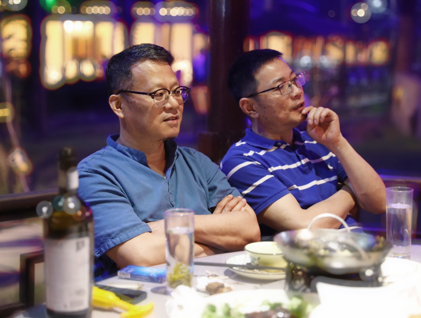 我眼中的你们— —从自己熟知的地方，到你们的世界，行走间，你们的形象定格在我的眼中，填满了我的心间。每当回想，充满力量！