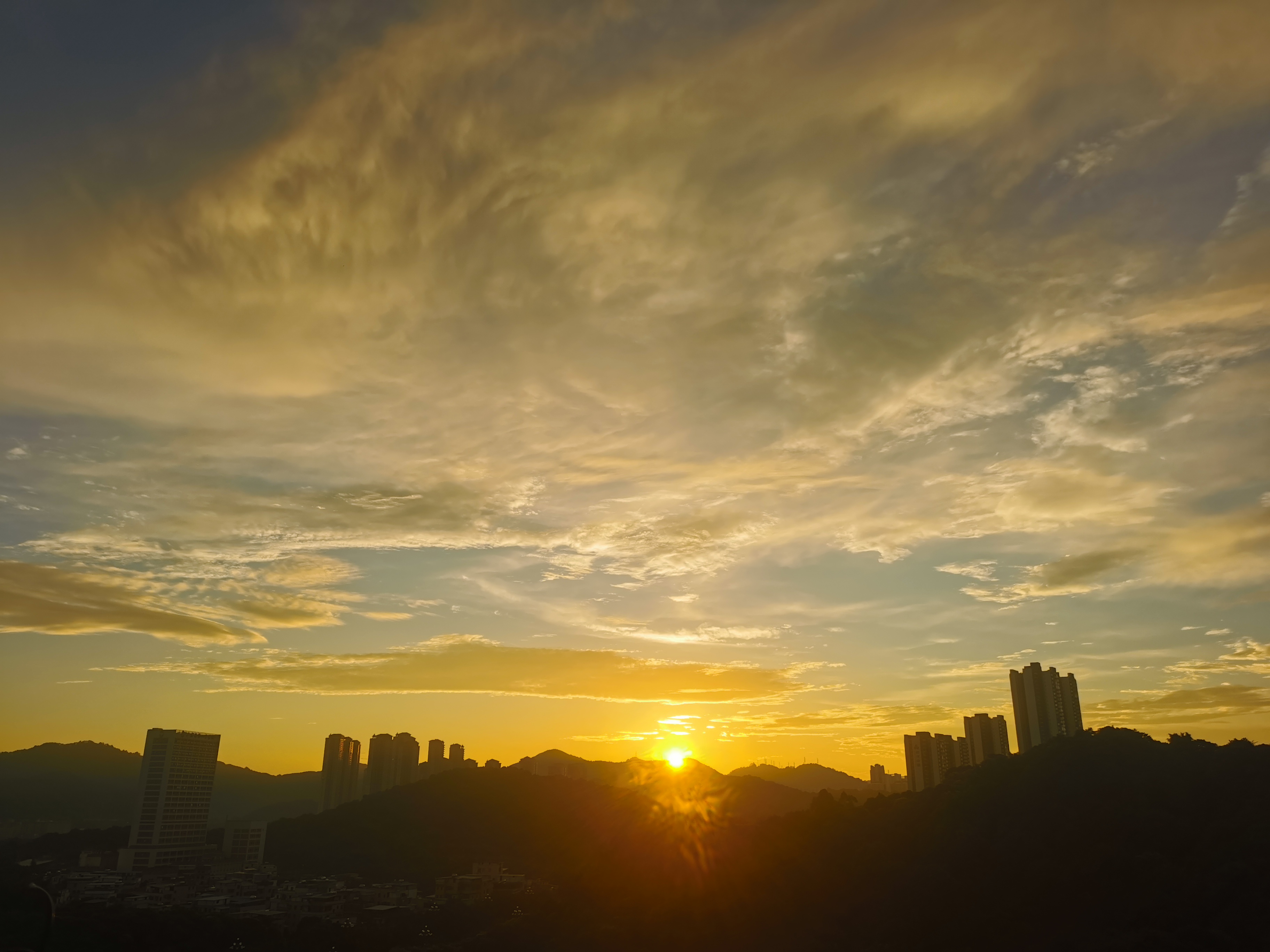 醉美朝霞