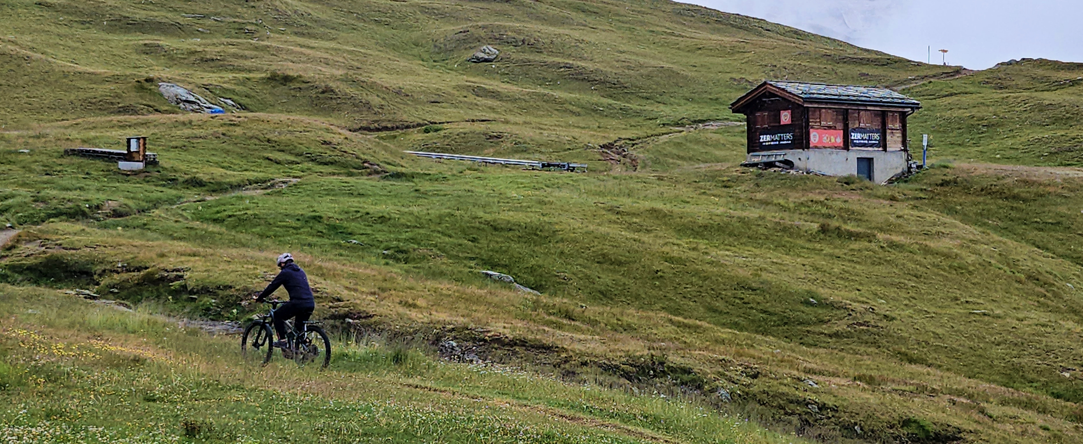 瑞士 | 从雪山之巅到翠绿山谷的旅游故事