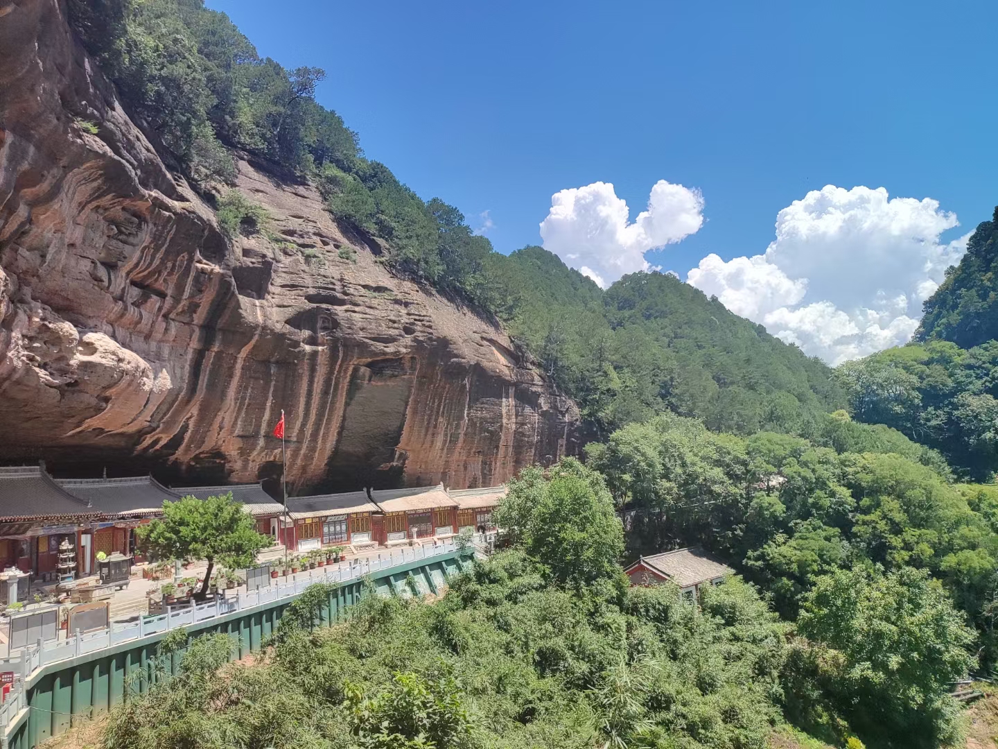 麦积山徒步