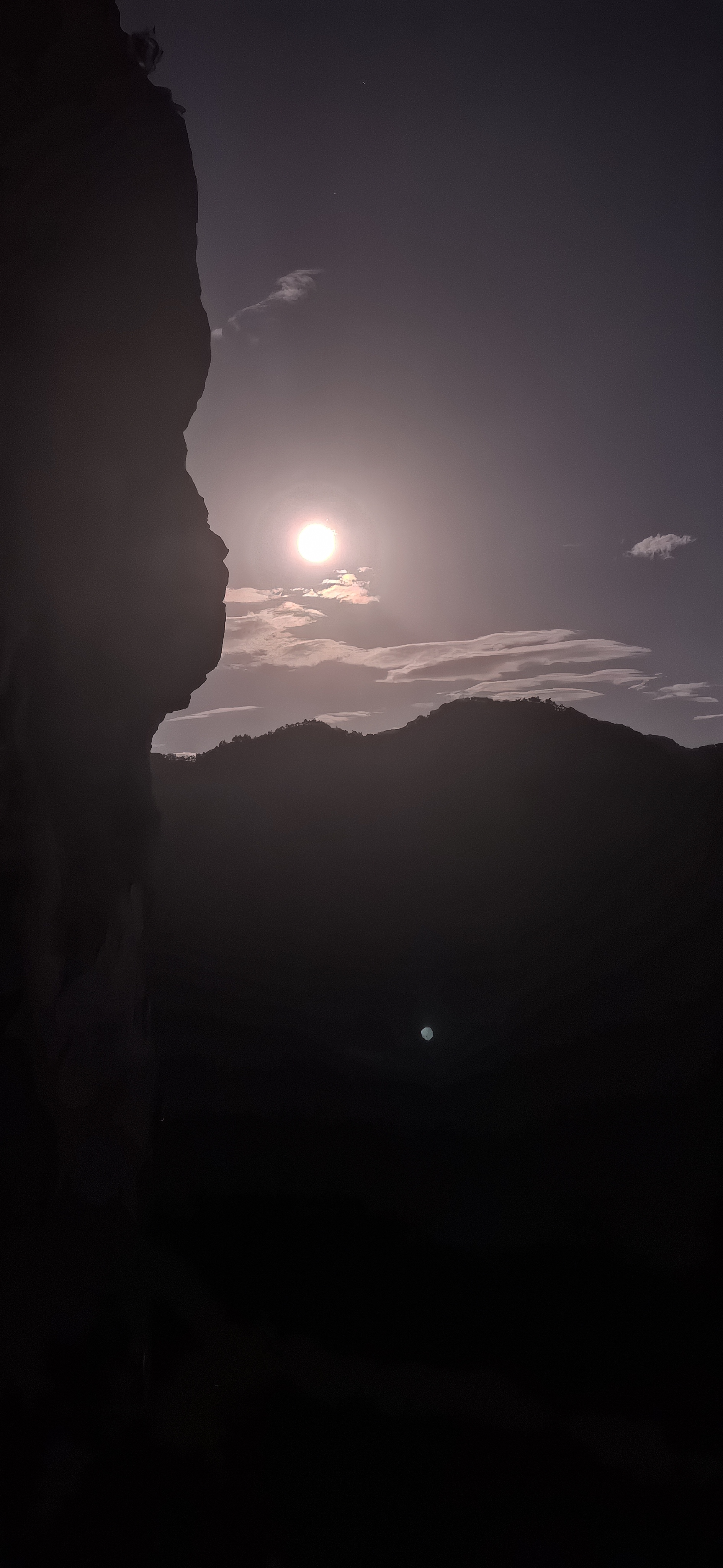 中秋节夜攀黄腾岩绳索飞拉达