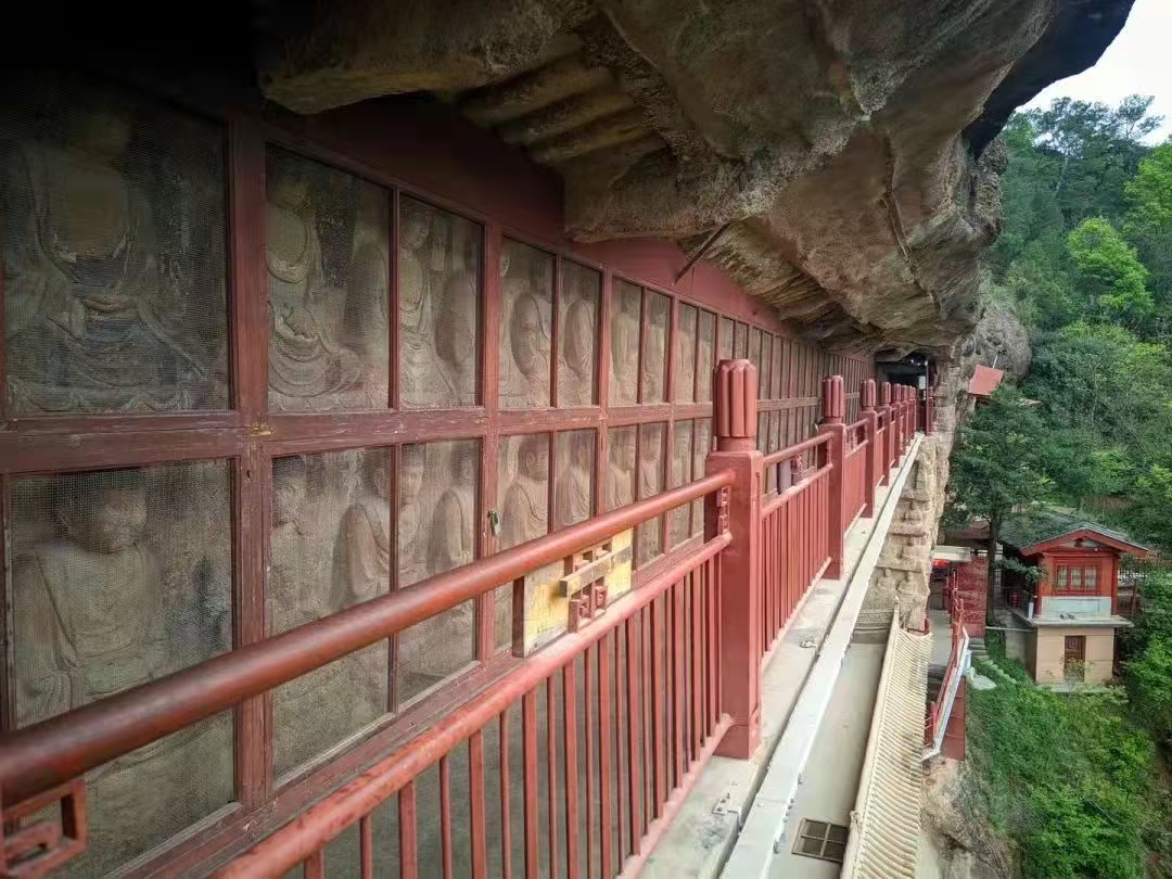 麦积山石窟游玩