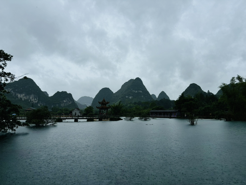 烟雨濛濛游鹅泉