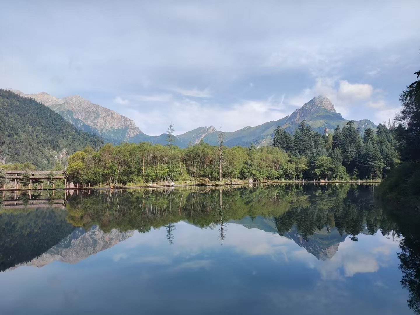 官鹅沟旅游