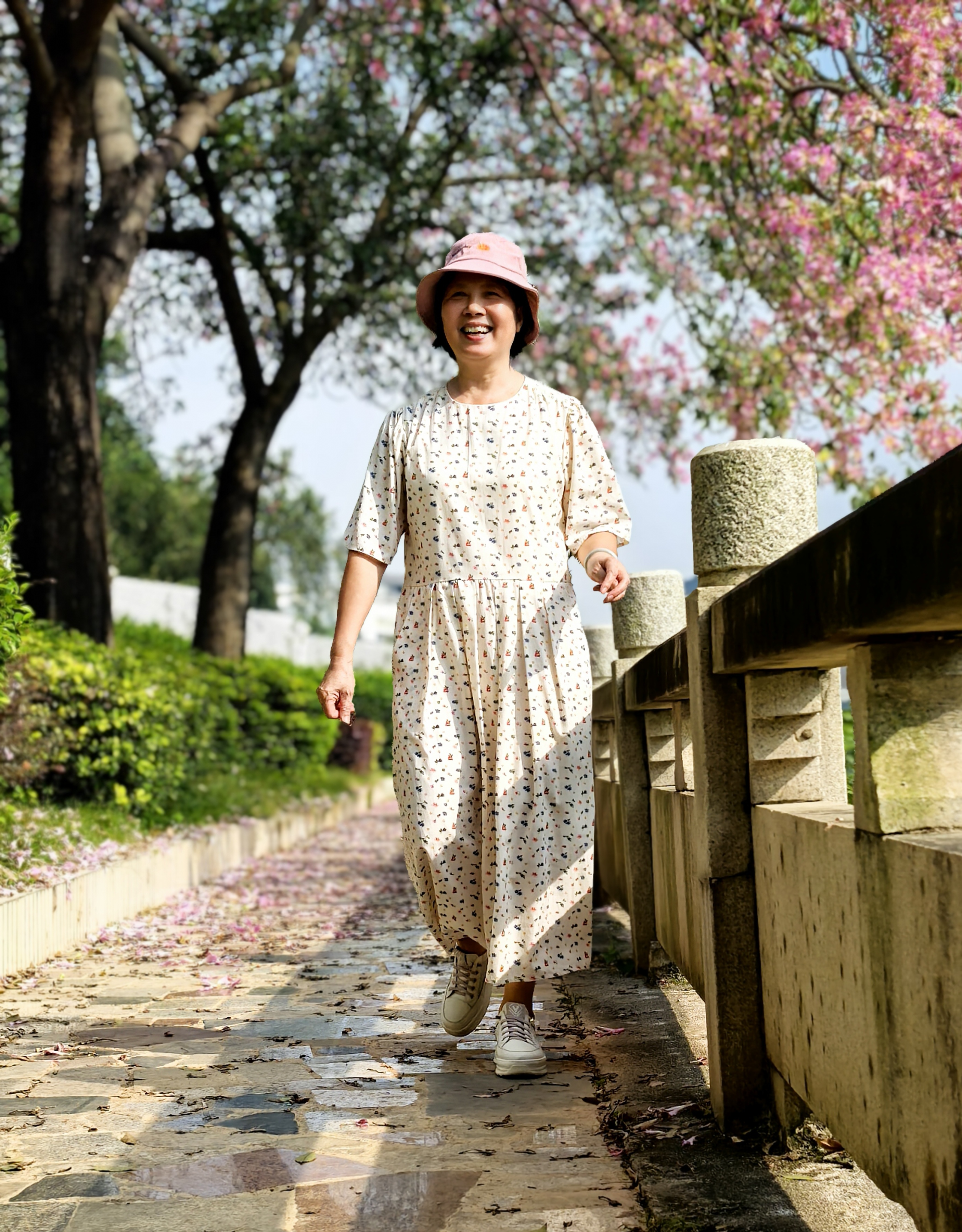 人比花骄倩