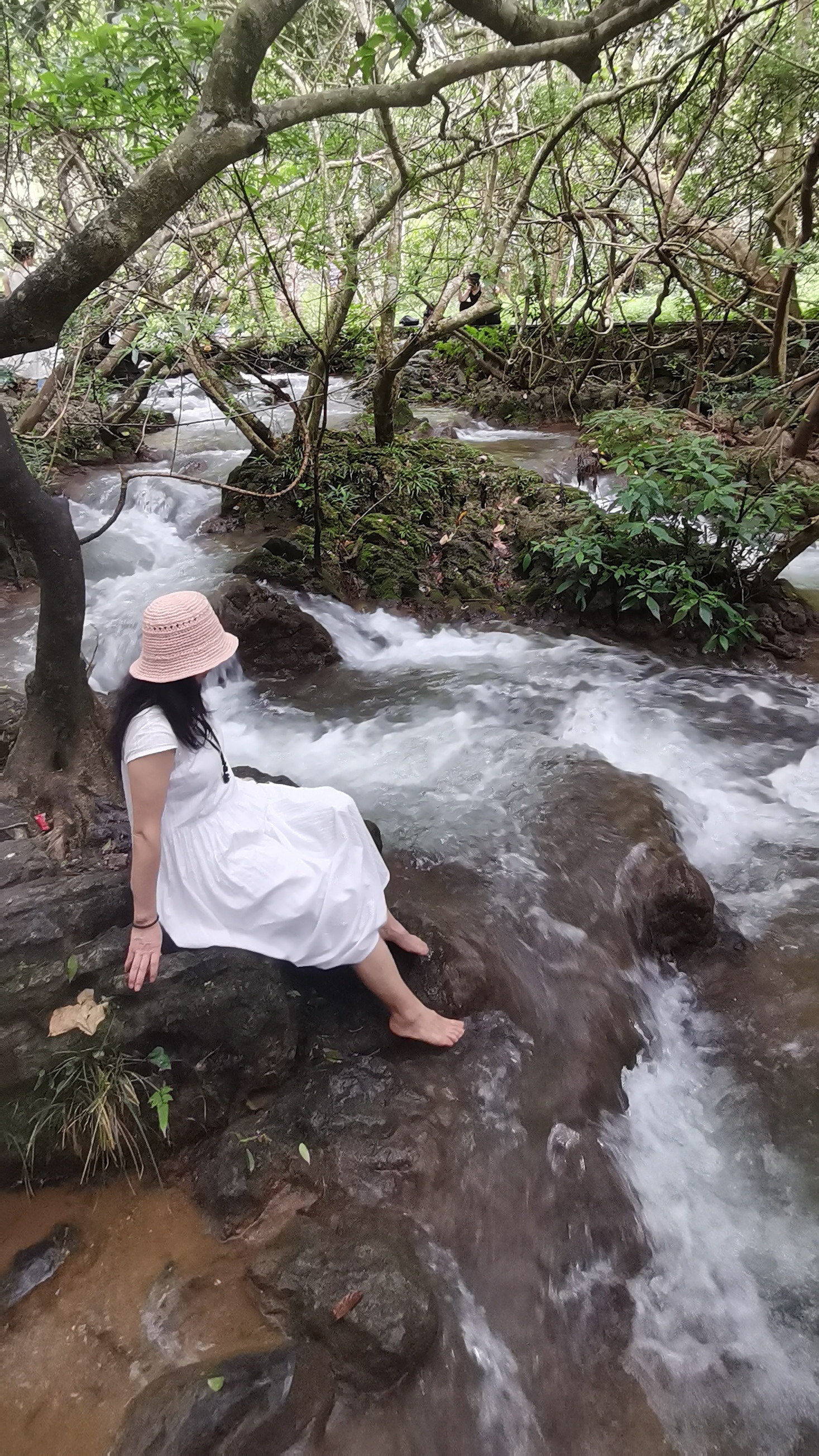 小七孔六十八叠瀑