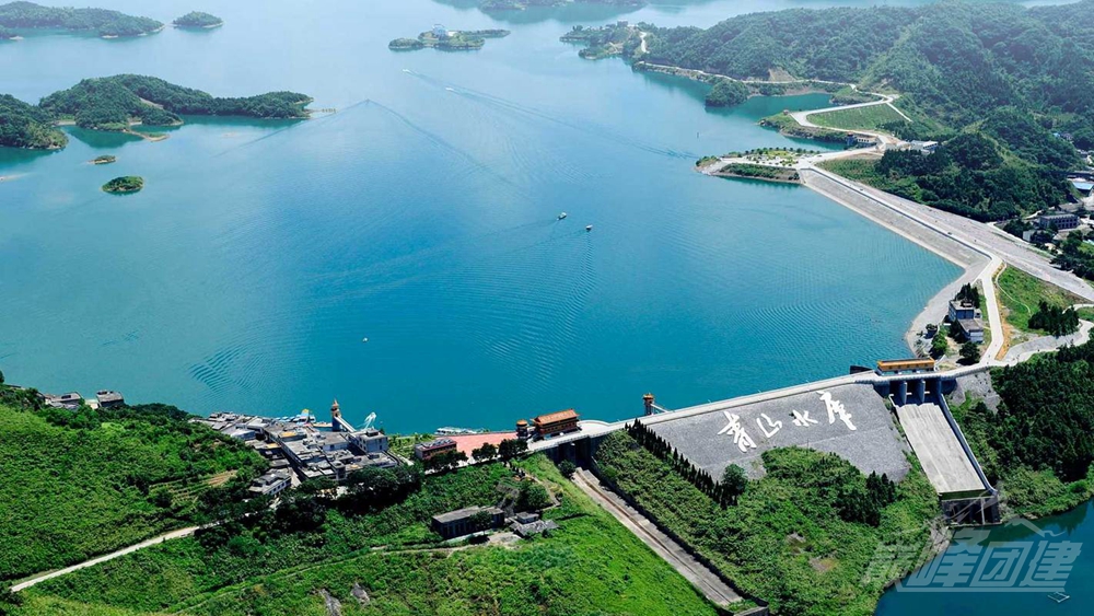 青山湖国家森林公园:绿意盎然,生态天堂