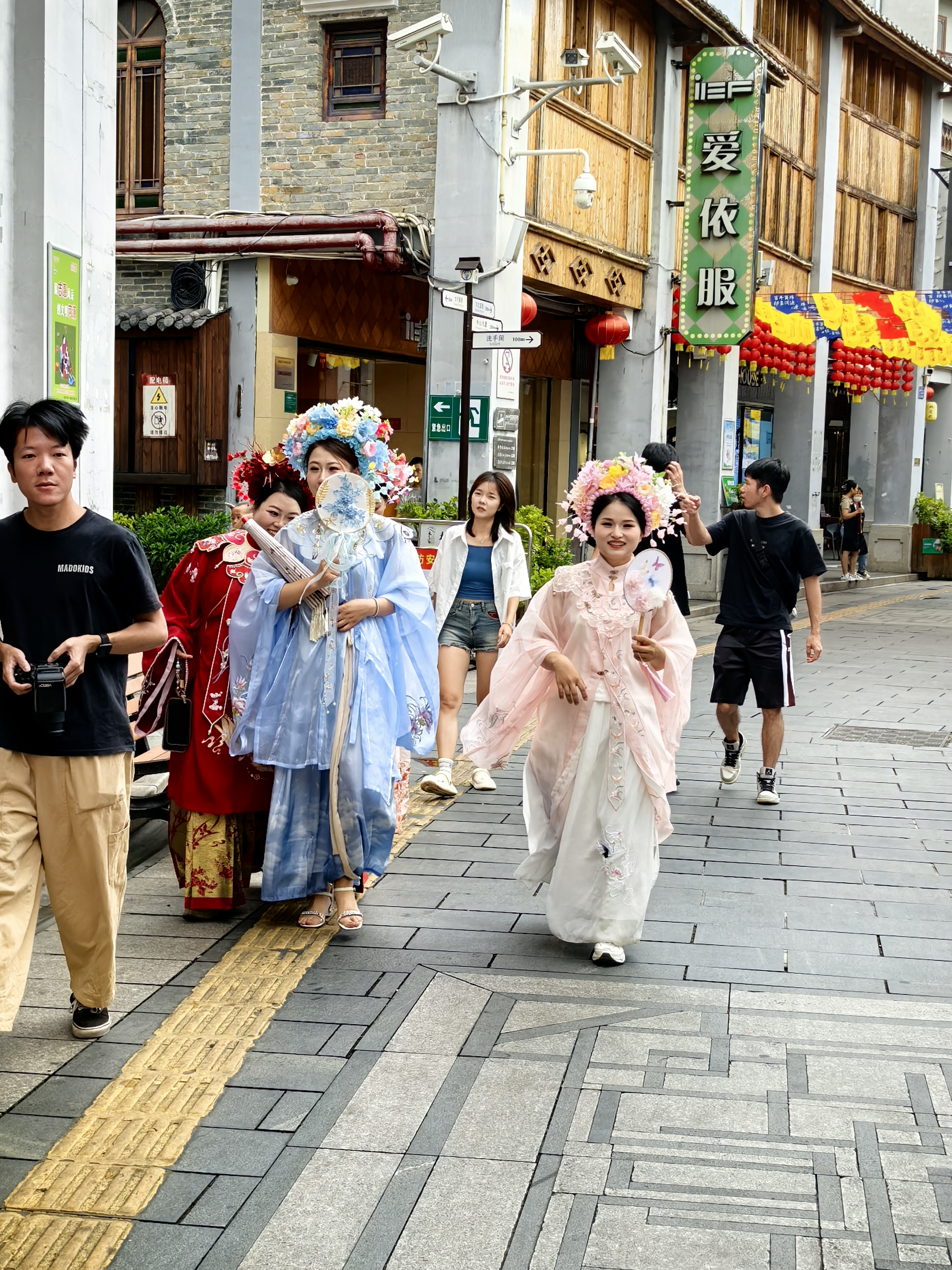 邂逅盛装小姐姐