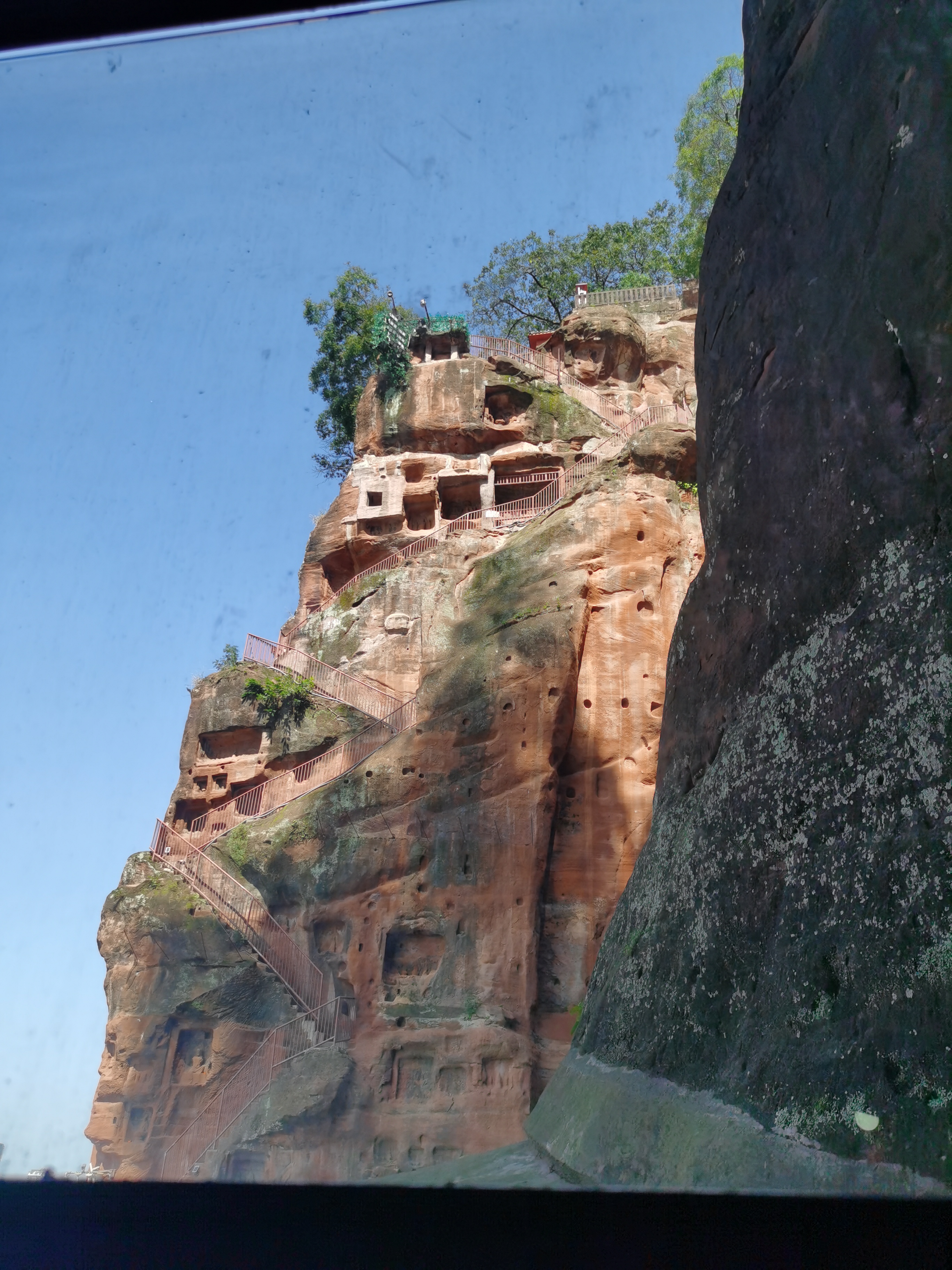乐山