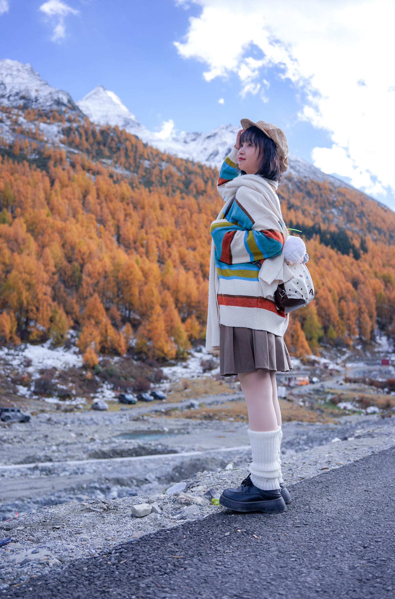 理小路的彩林与雪