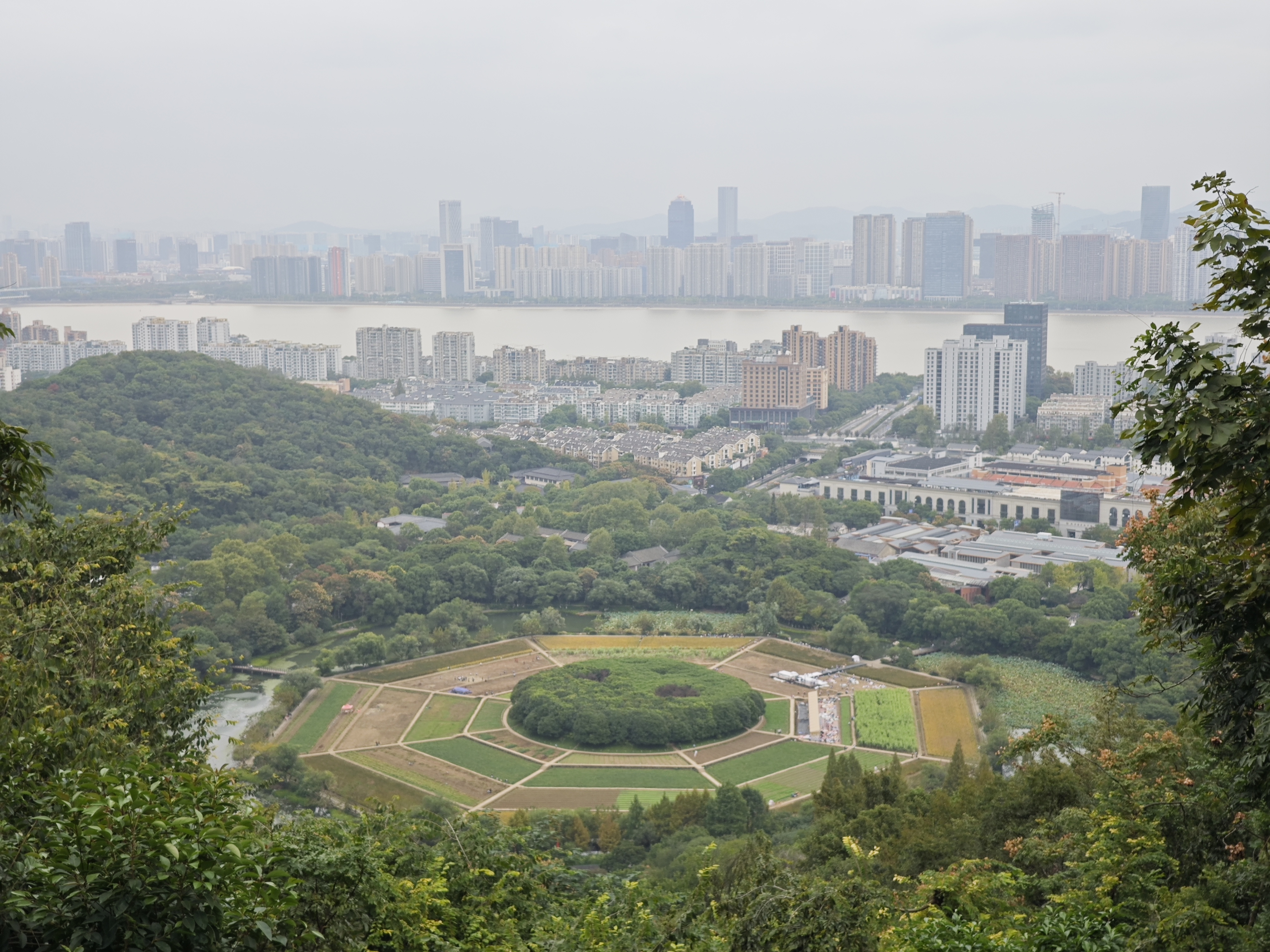 从吴山广场到南高峰