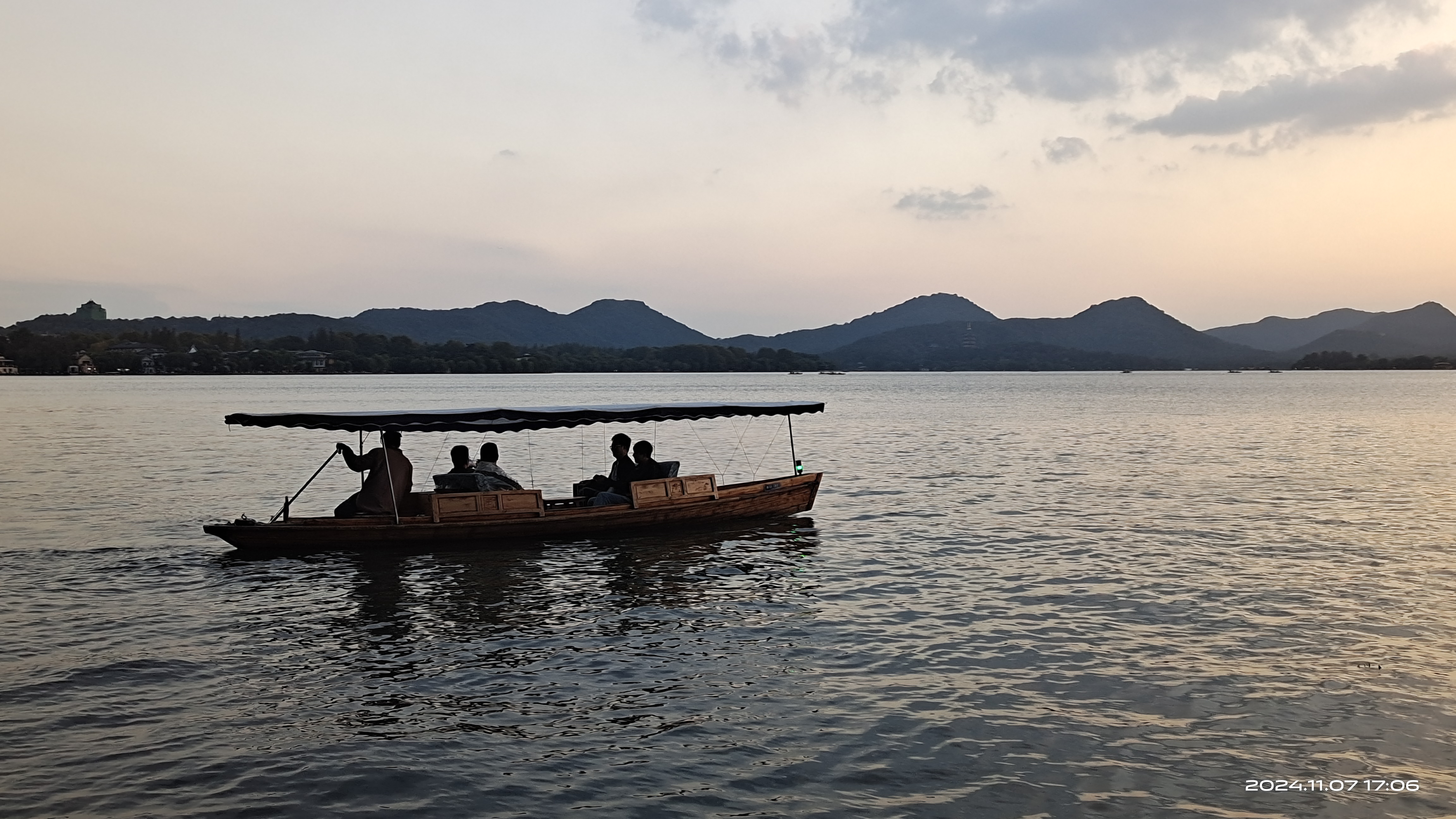 夕阳下的西湖