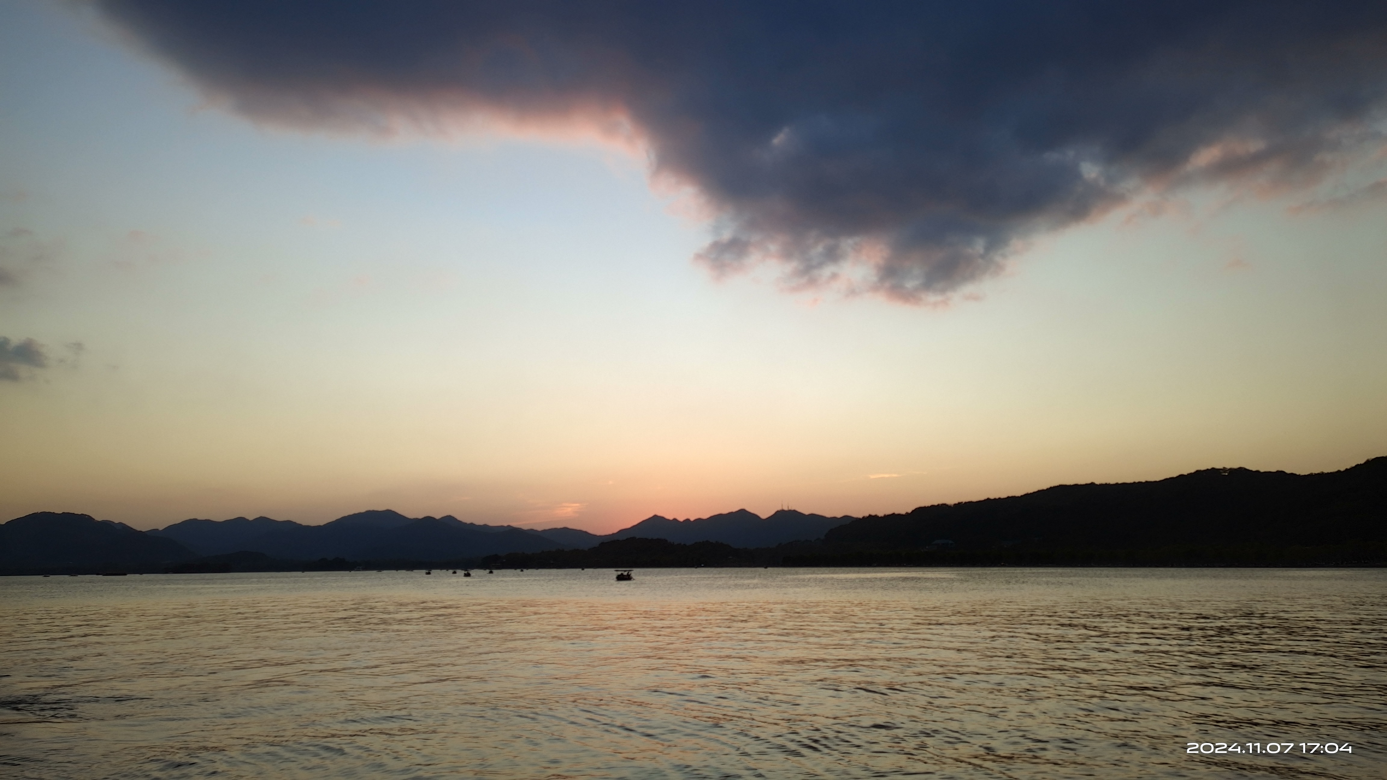 夕阳下的西湖
