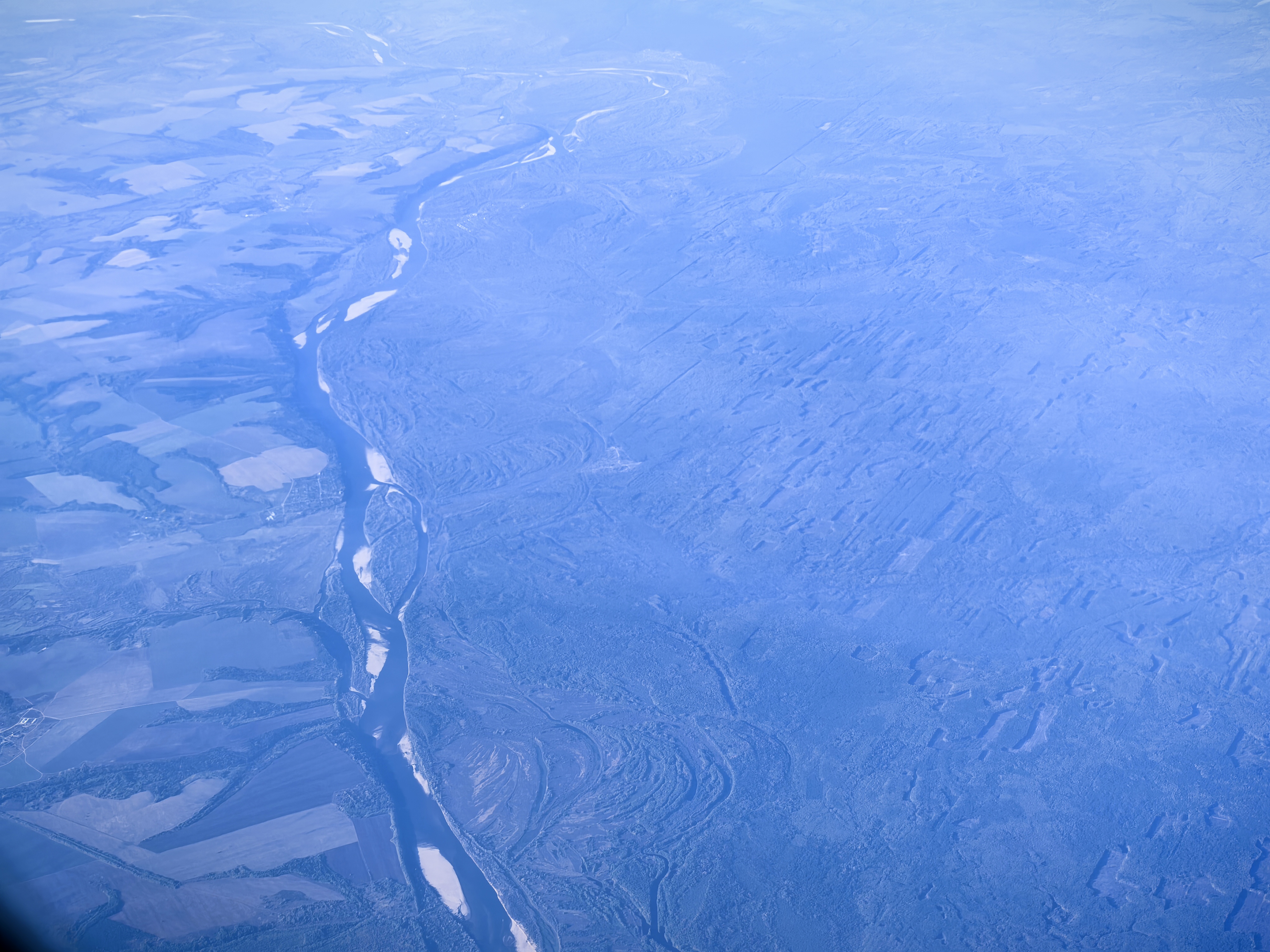 万米高空看河流