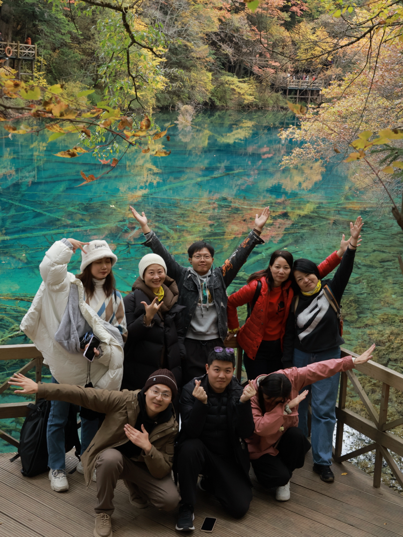 九寨秋色环线之穿越彩林与冰川的奇幻之旅