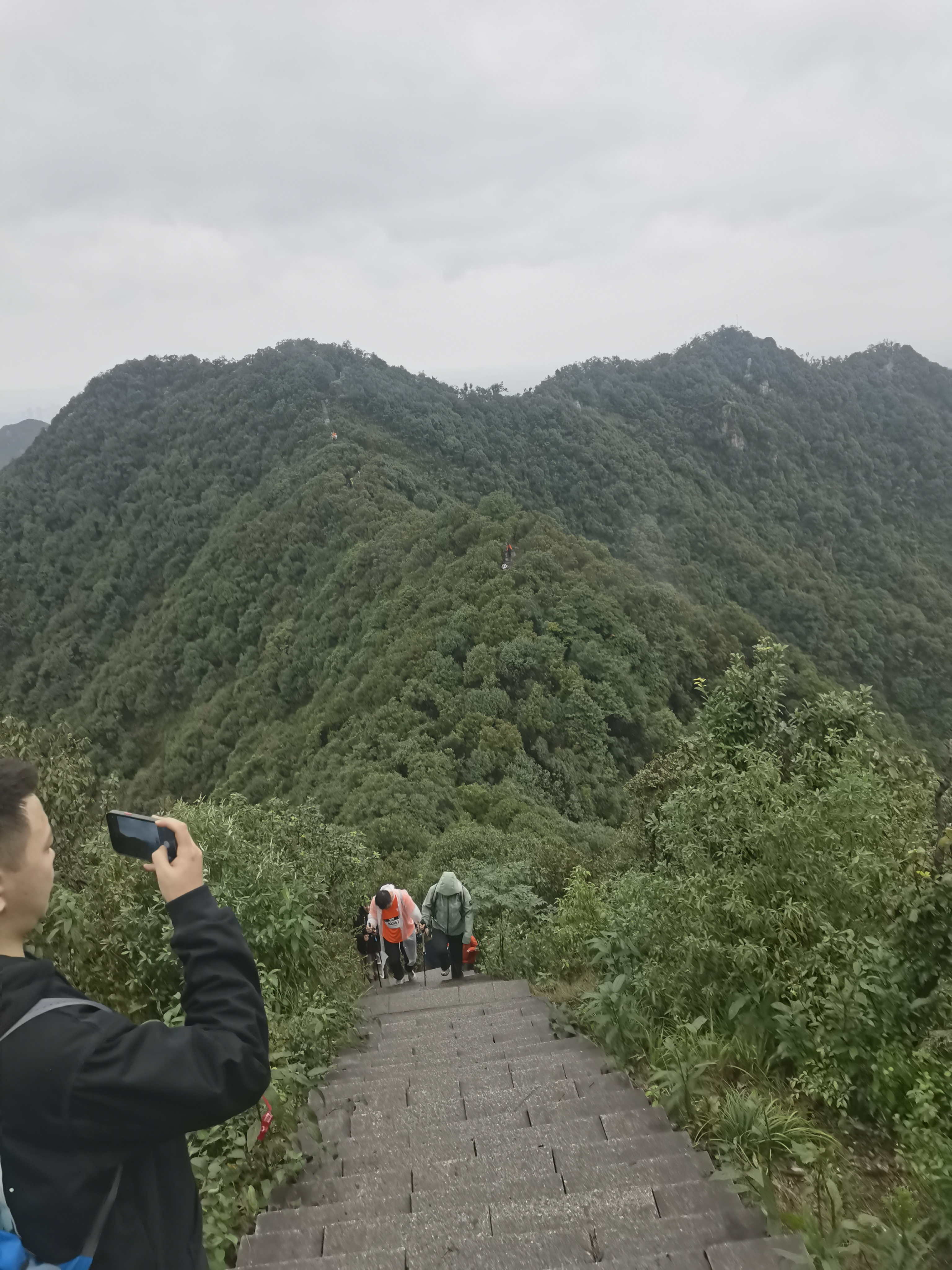 杭州西山，雨战
