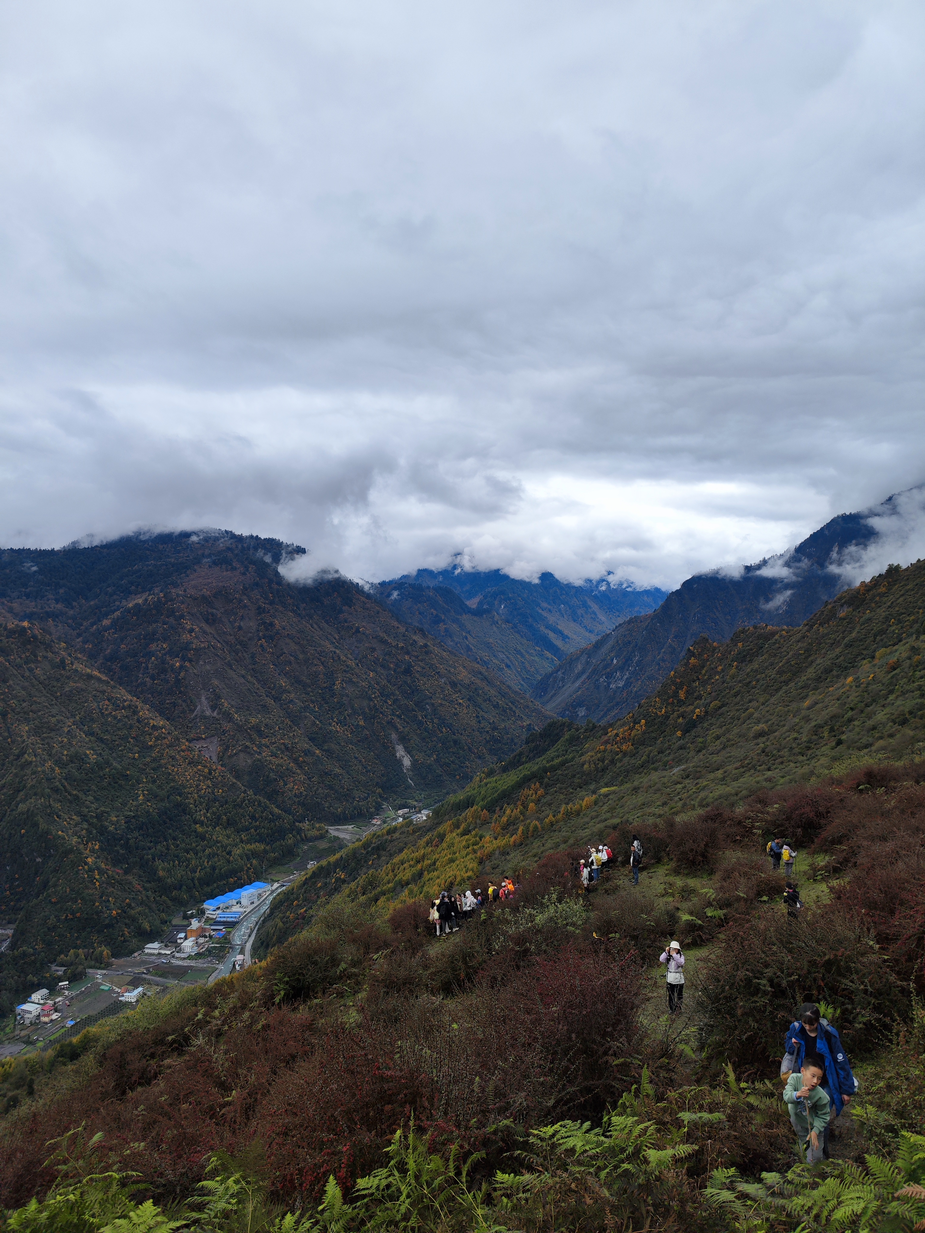 卧龙拉拉虎登山节