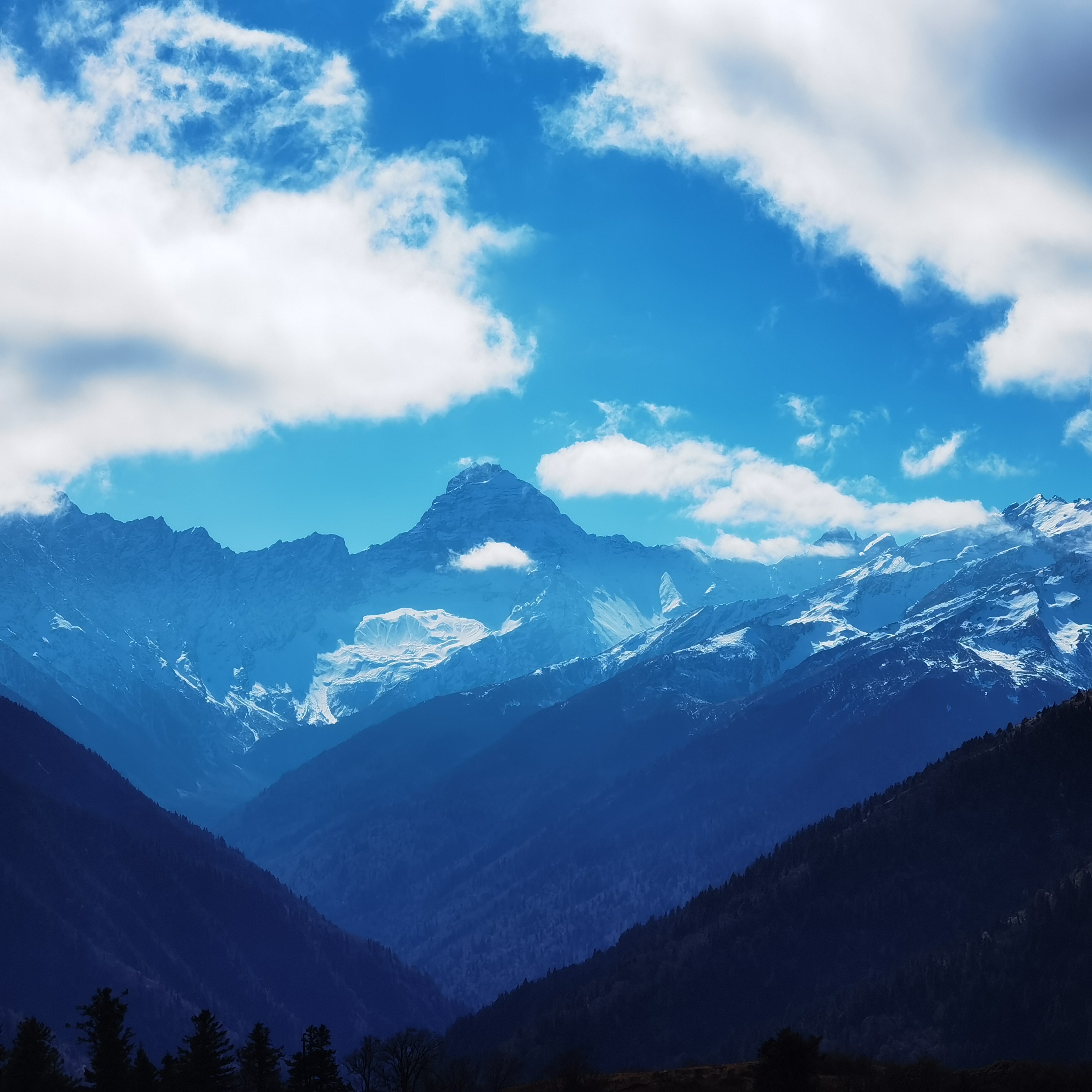 漂亮的雪山