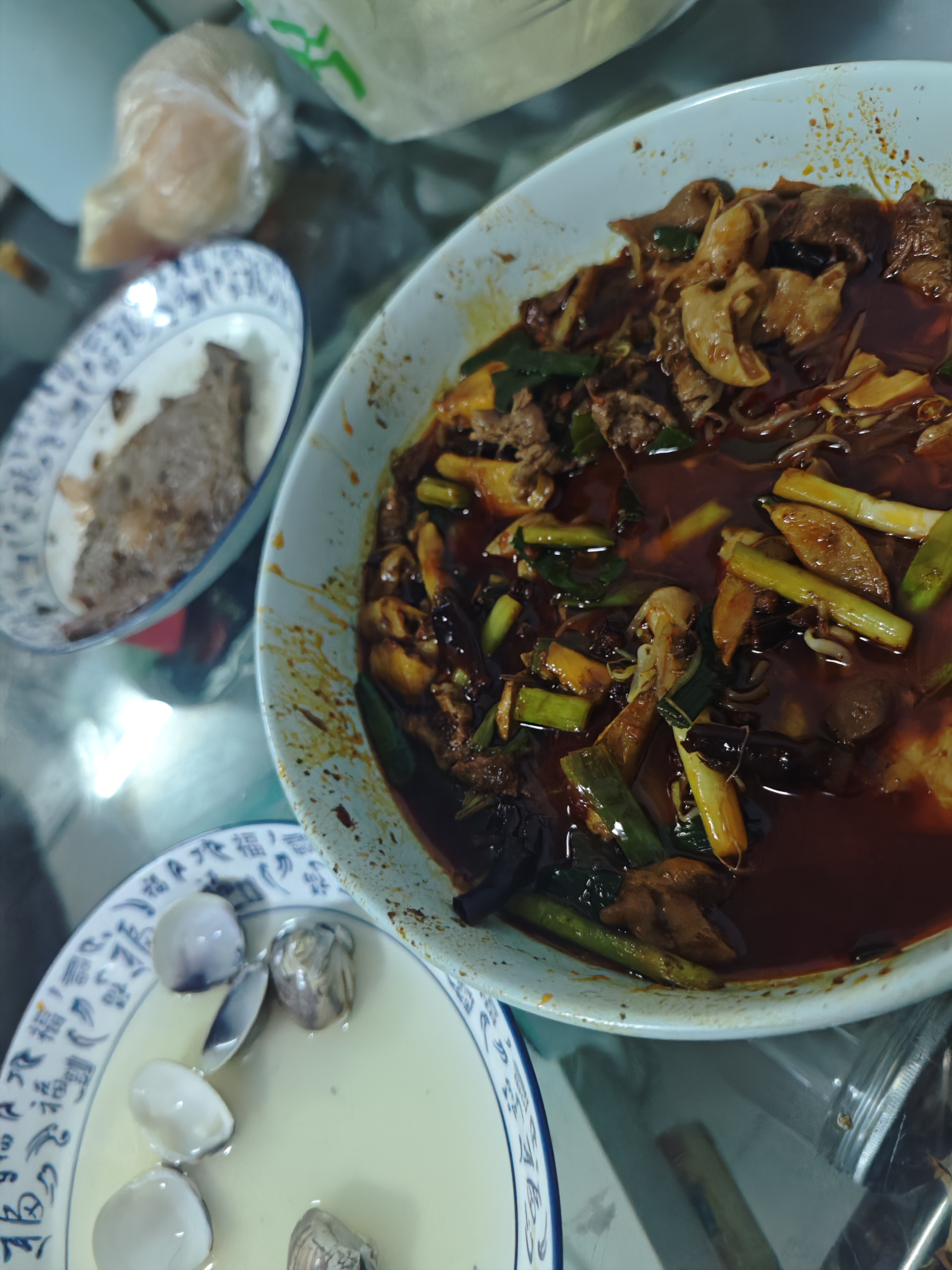 番禺沙湾早吃游记清晨漫步番禺沙湾，古镇韵味十足。早餐最佳选择古镇喜院，品尝番禺地道美味。鲮鱼滑鲜滑入口，莲藕煎饼酥脆可口