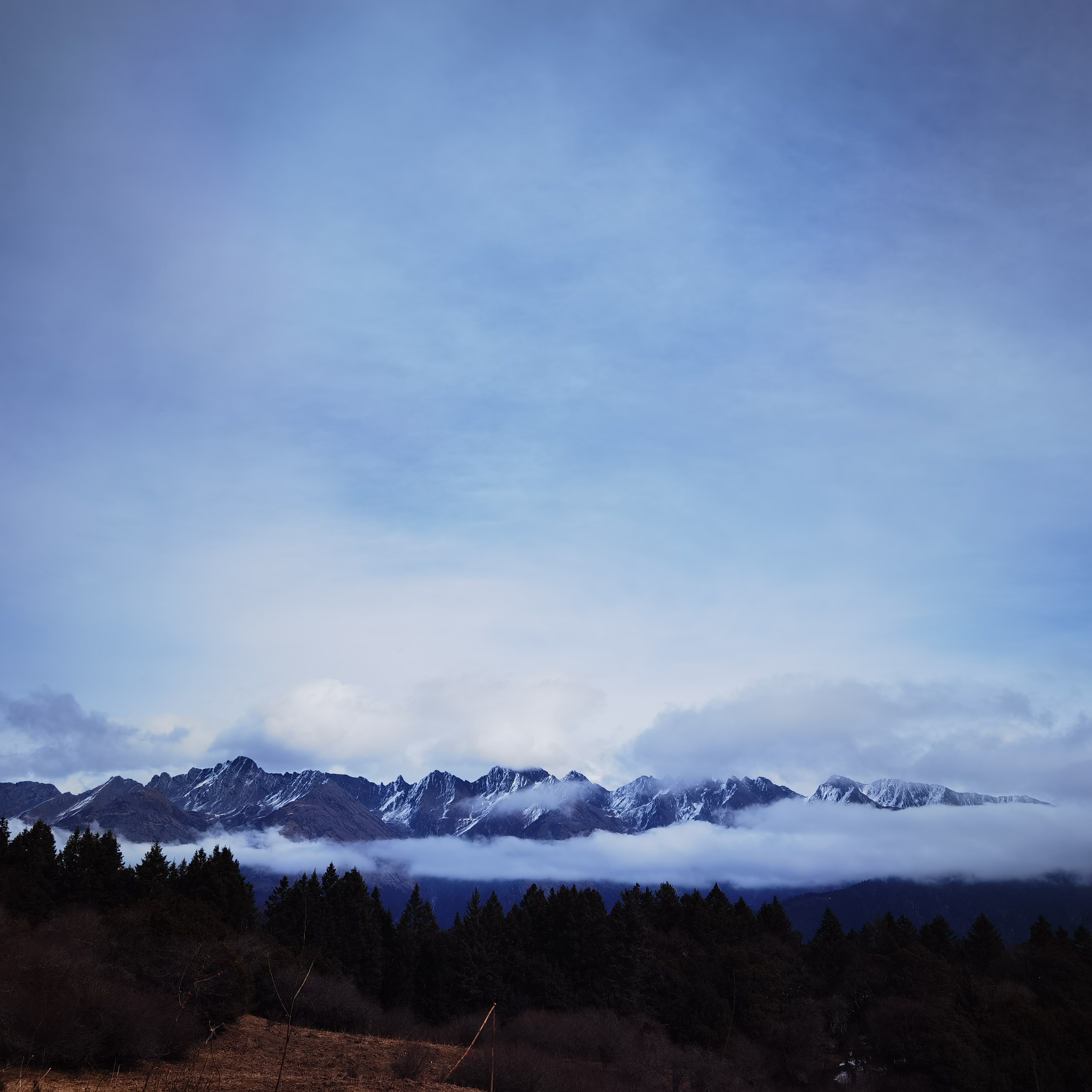漂亮的雪山