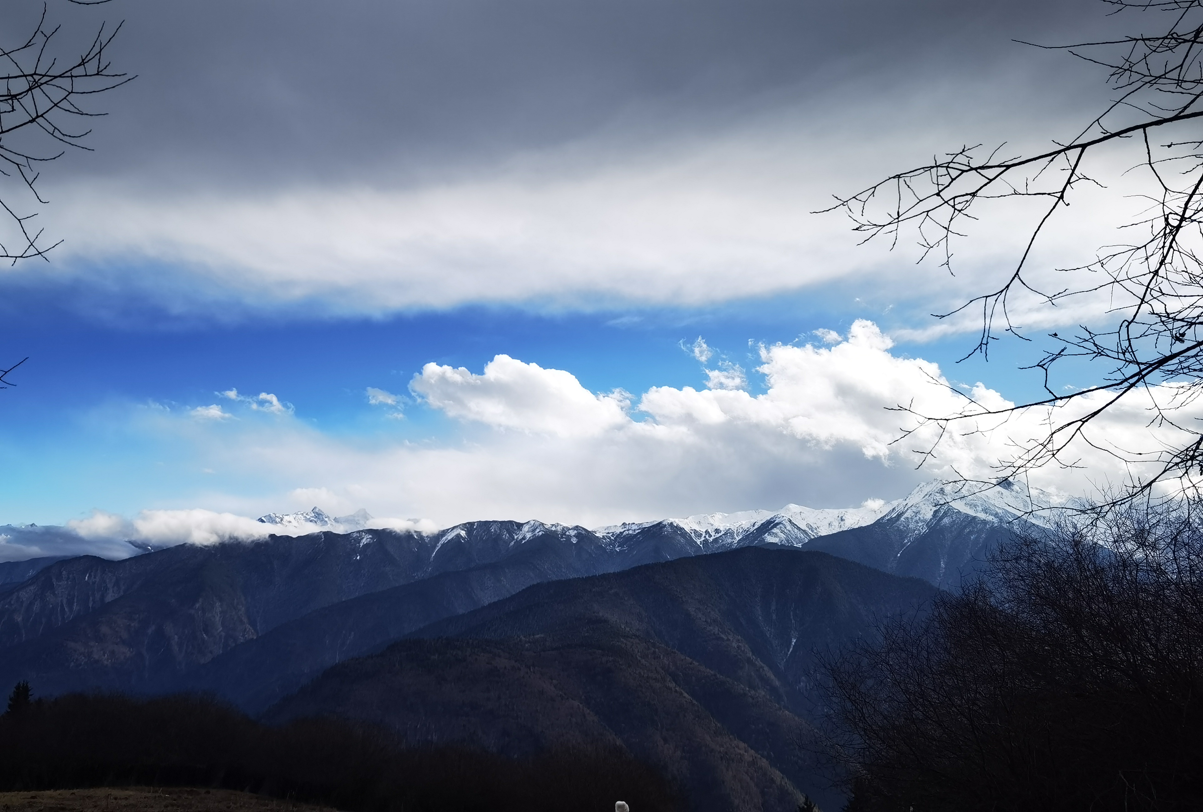 漂亮的雪山