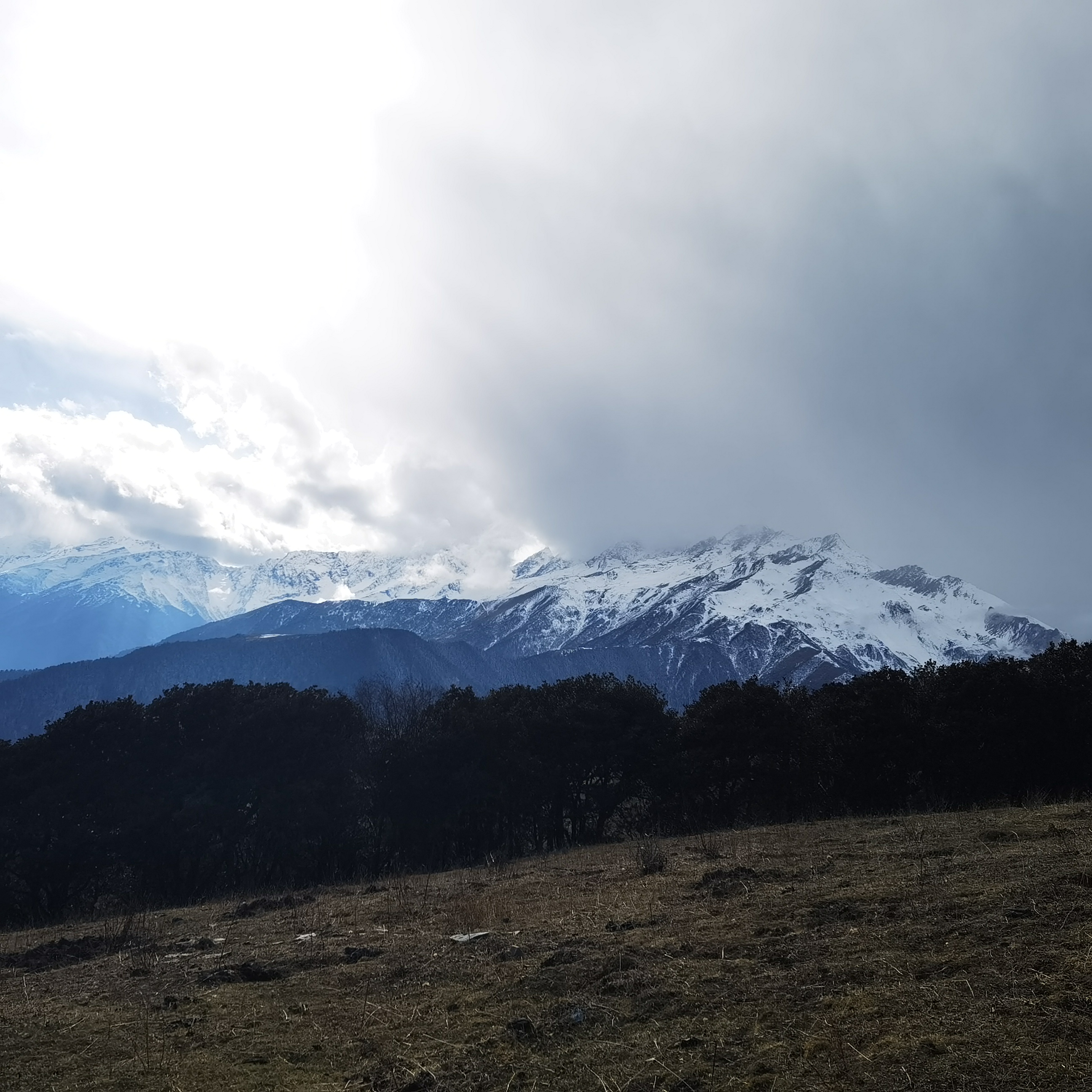 漂亮的雪山