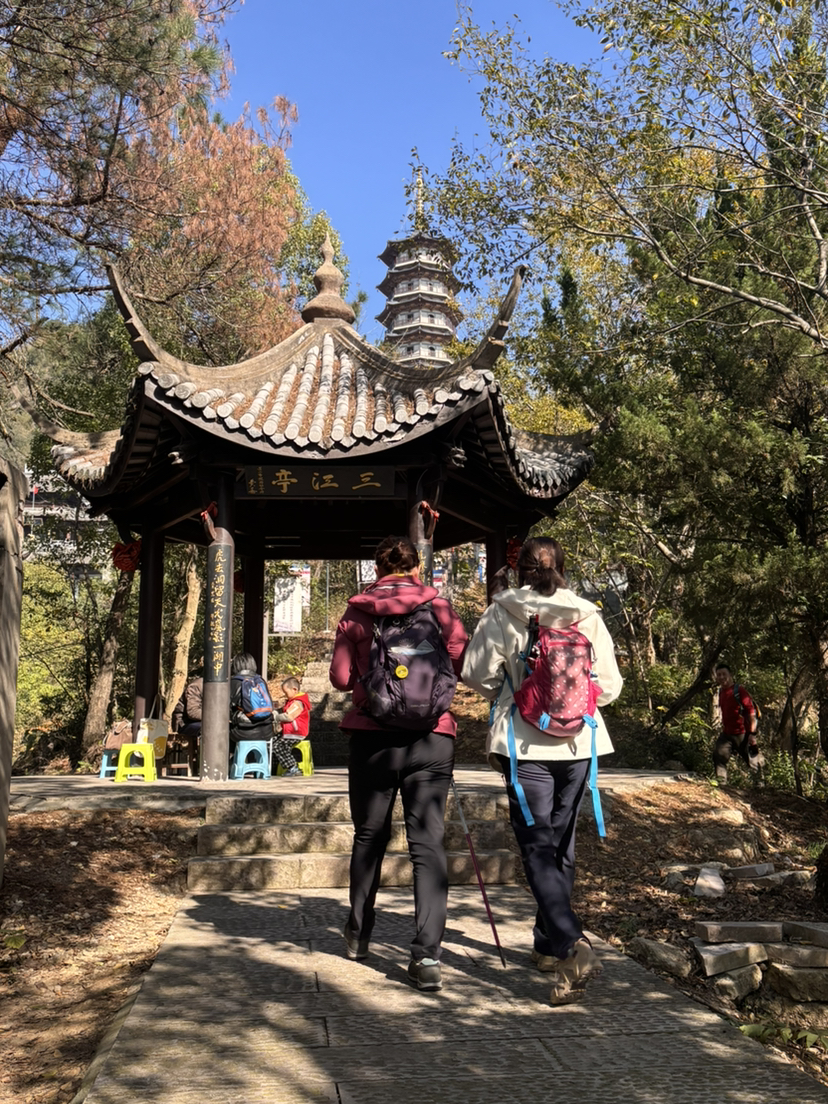 打卡“江南悬空寺”和西湖的“姐妹湖”