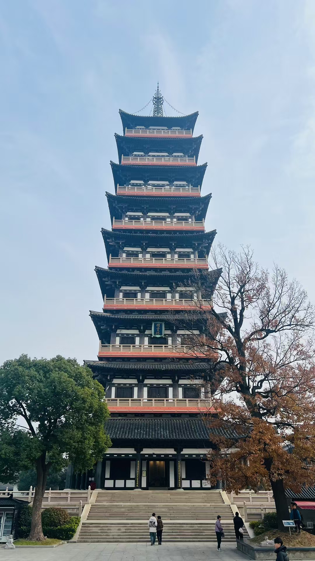 深秋的寺庙