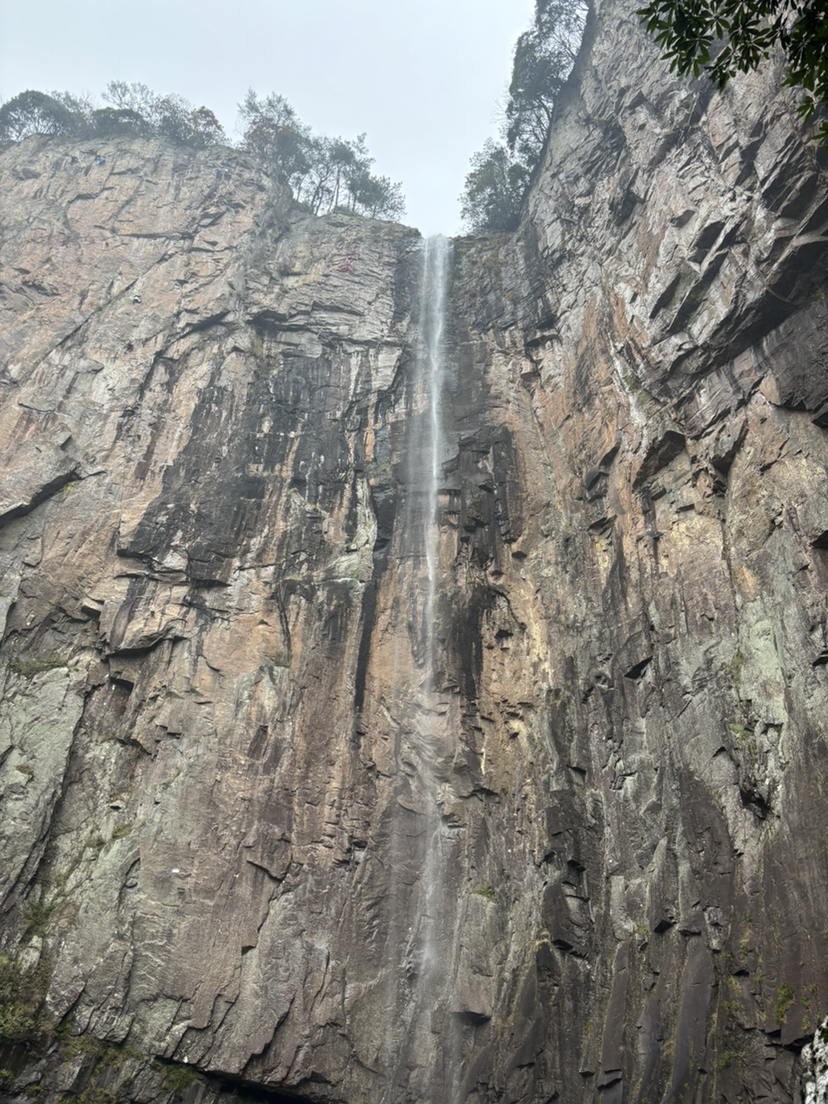 悬瀑秋岭-东西岙