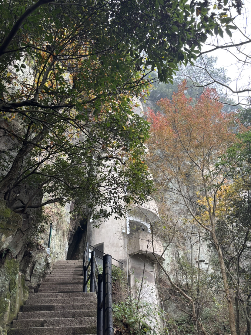 悬瀑秋岭-东西岙