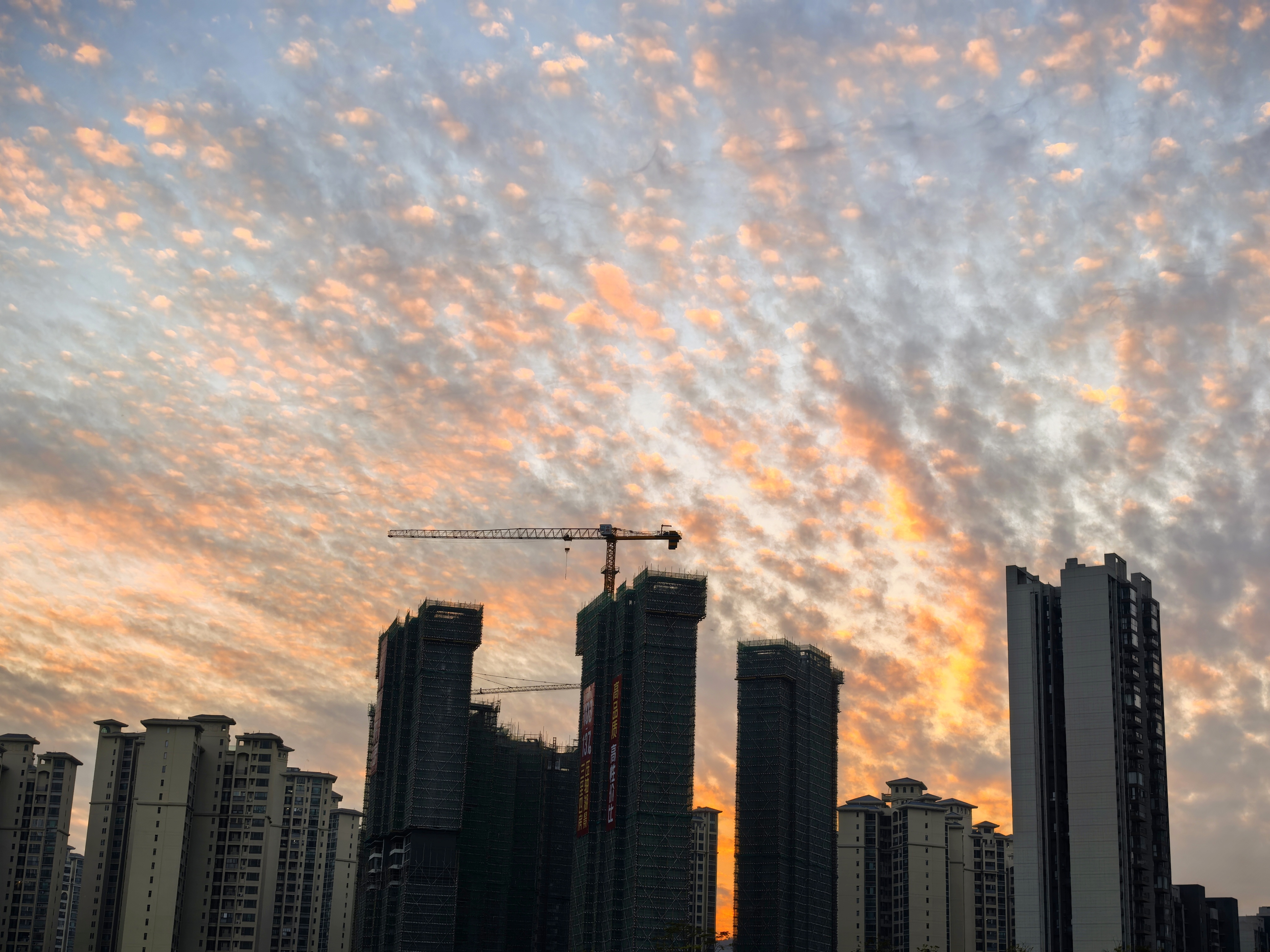 渐变中的晚霞