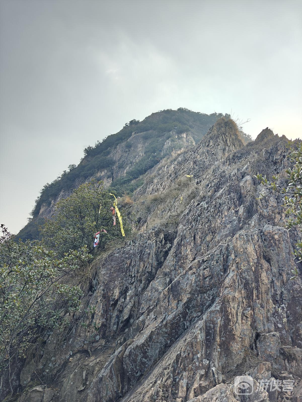 野攀.三峰山