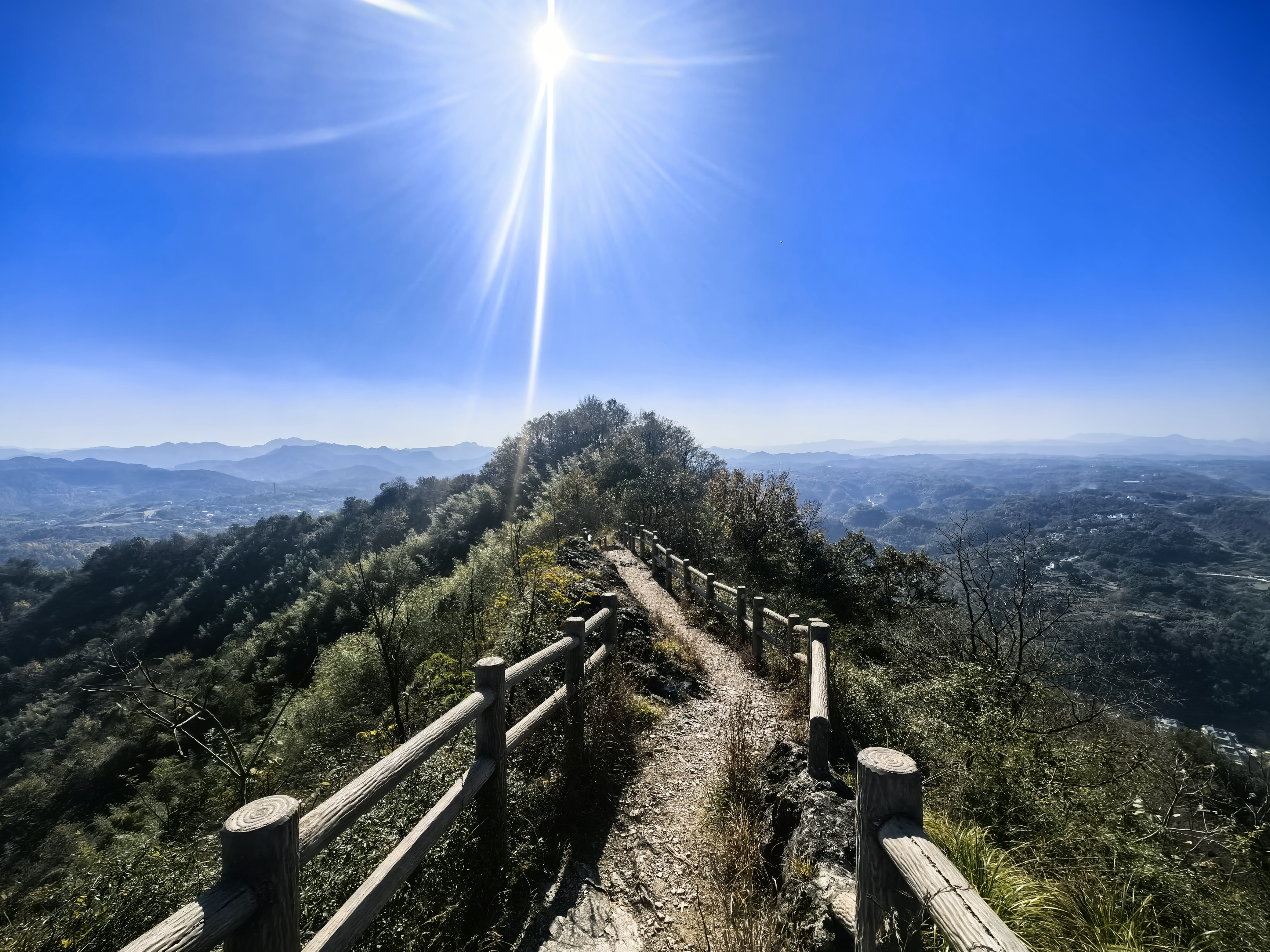 山野攀行百丈岩~险些迷失方向