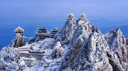 <a target='_blank' href='https://www.youxiake.com/gonglue/view?id=3860'>老君山</a>