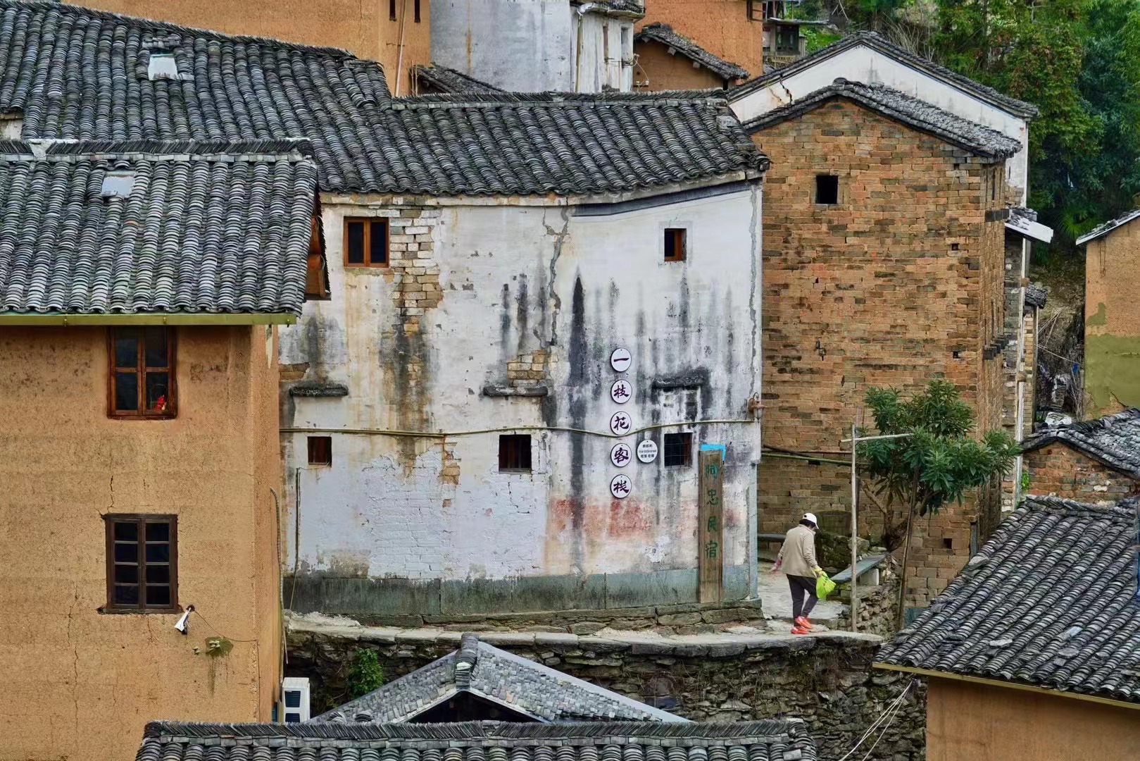 春盈歙县兴盛地,福满徽州浪漫天