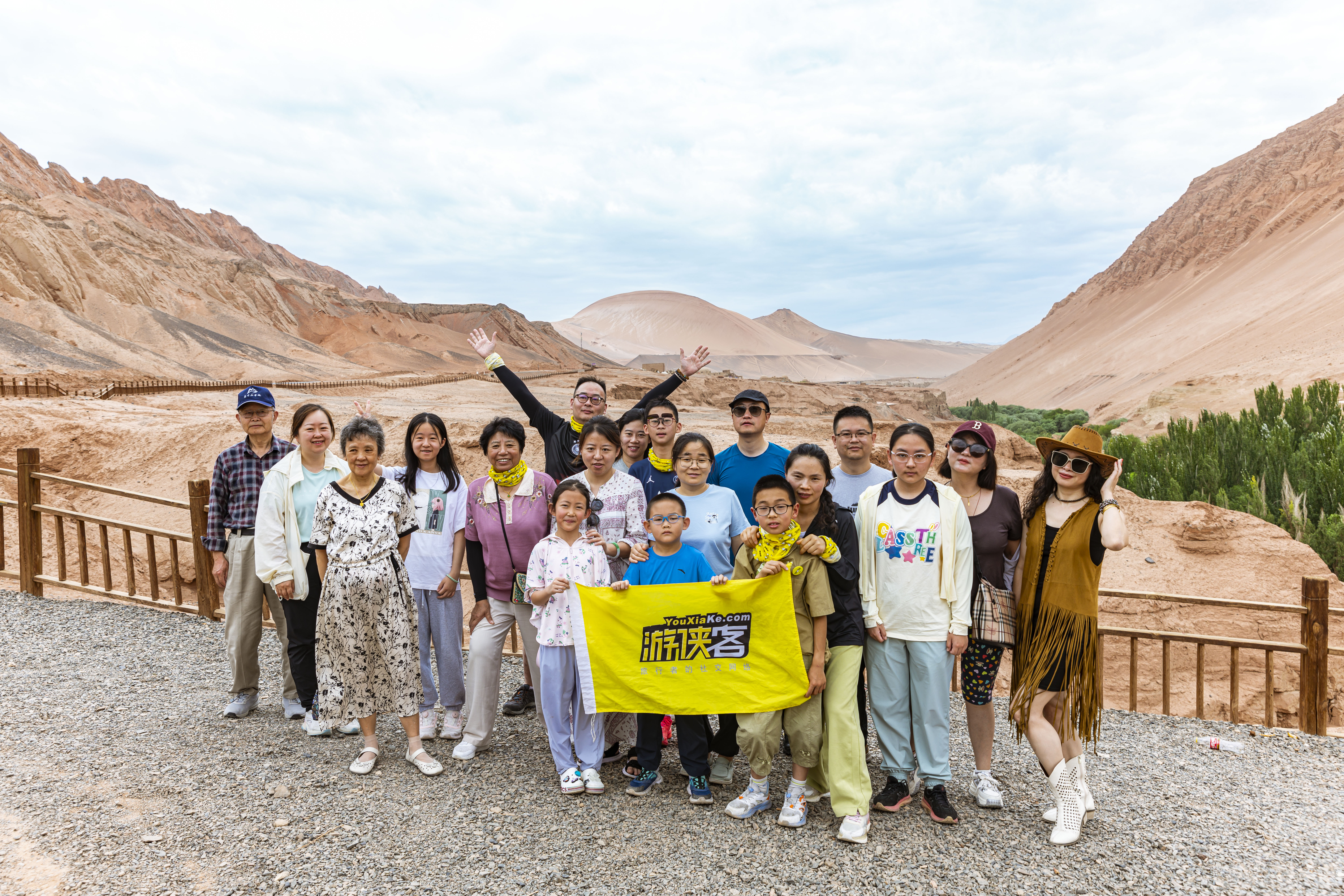 从沙漠到绿洲——新疆天山环线游