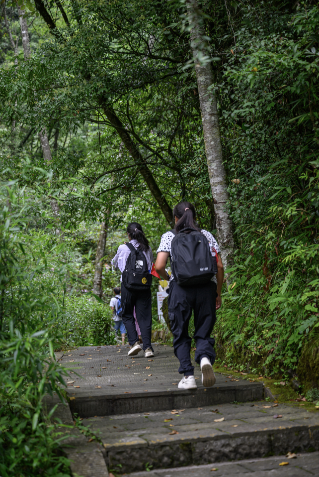 周末出逃:一次光雾山徒步 一次山中避暑