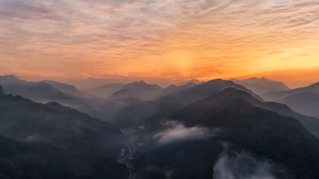 10月初游光雾山,带你见识真的的平分秋色