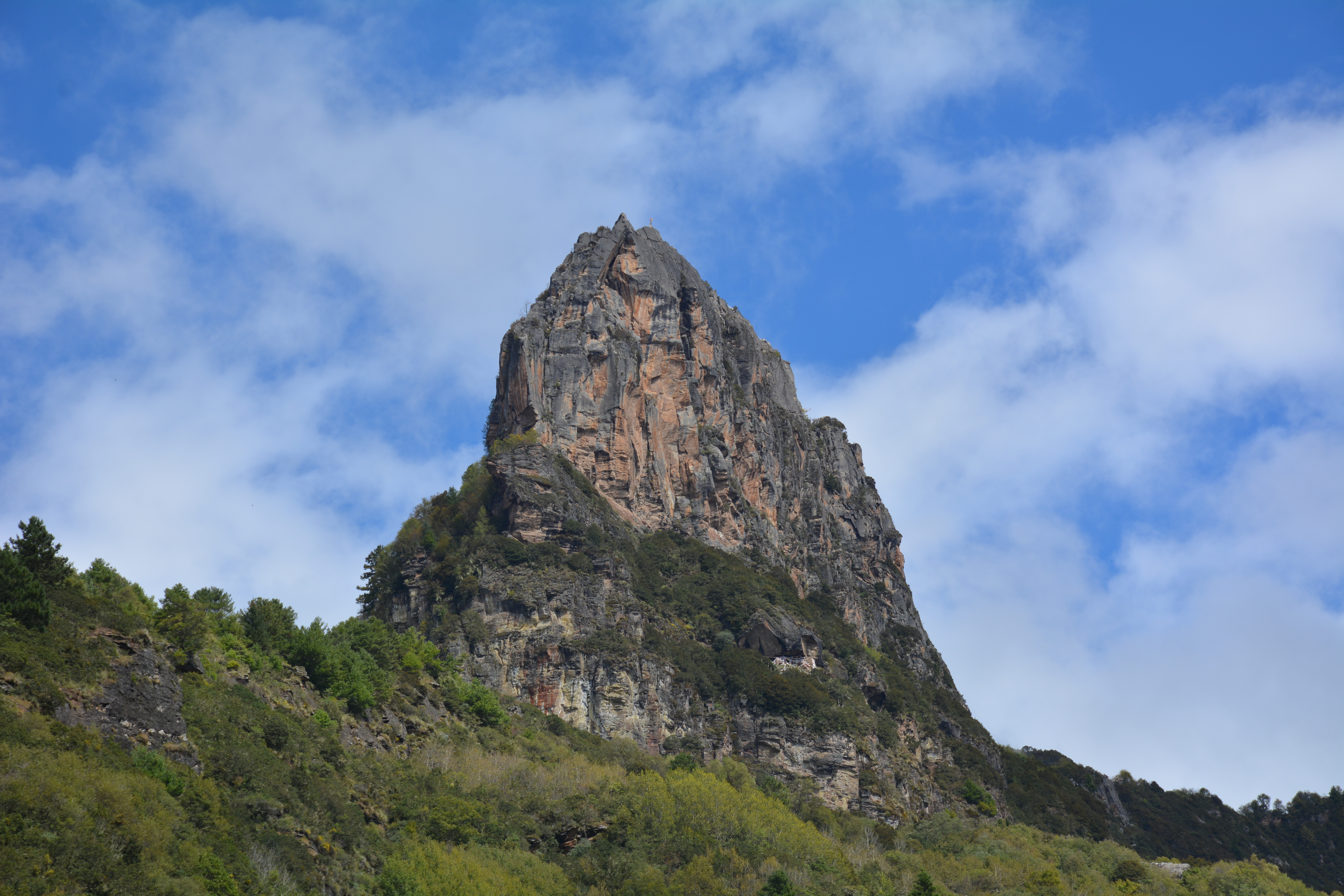 探索川西蜀山秘境，与自然共鸣的旅程,川西旅游游记