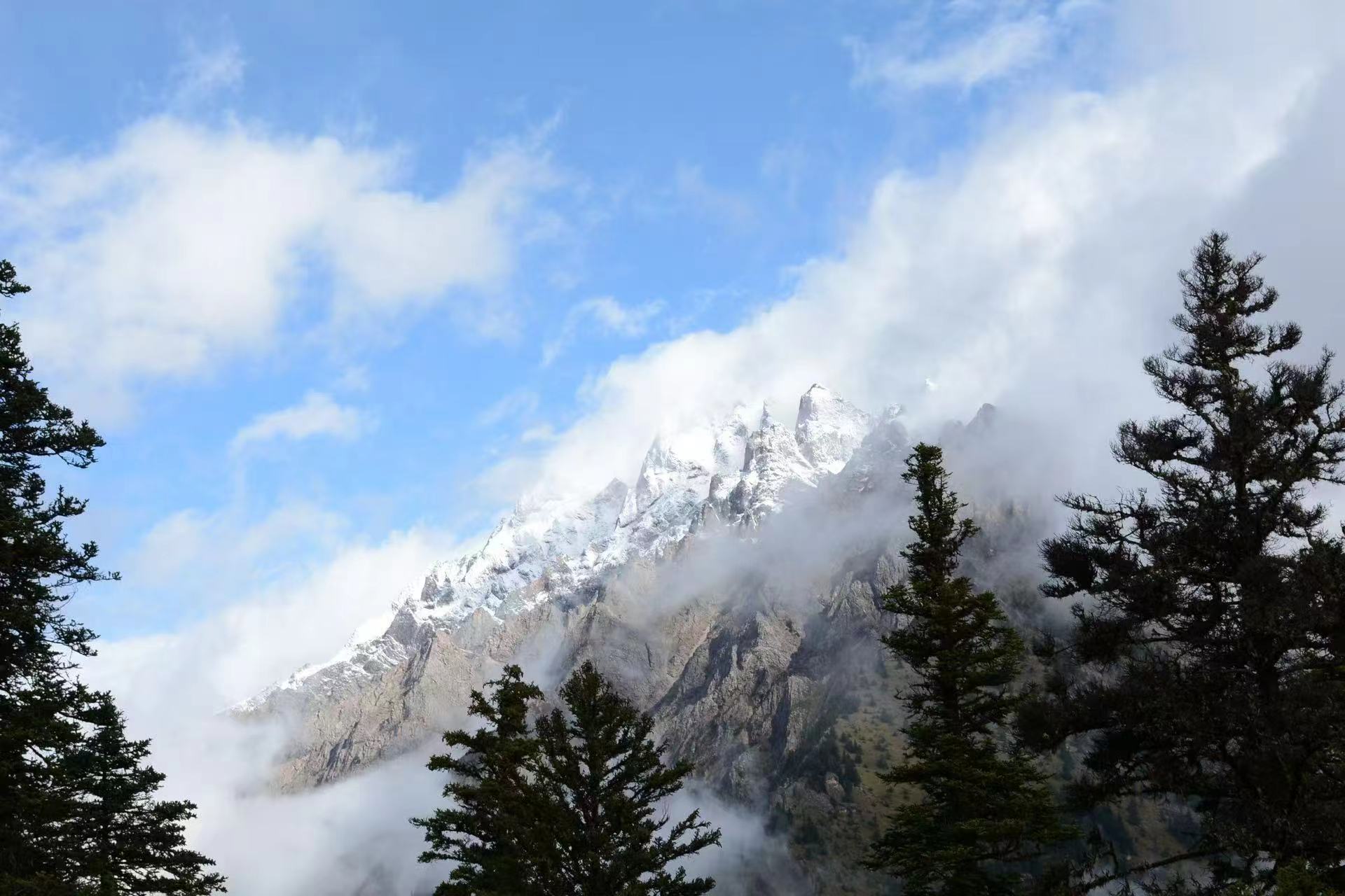 走进格聂神山