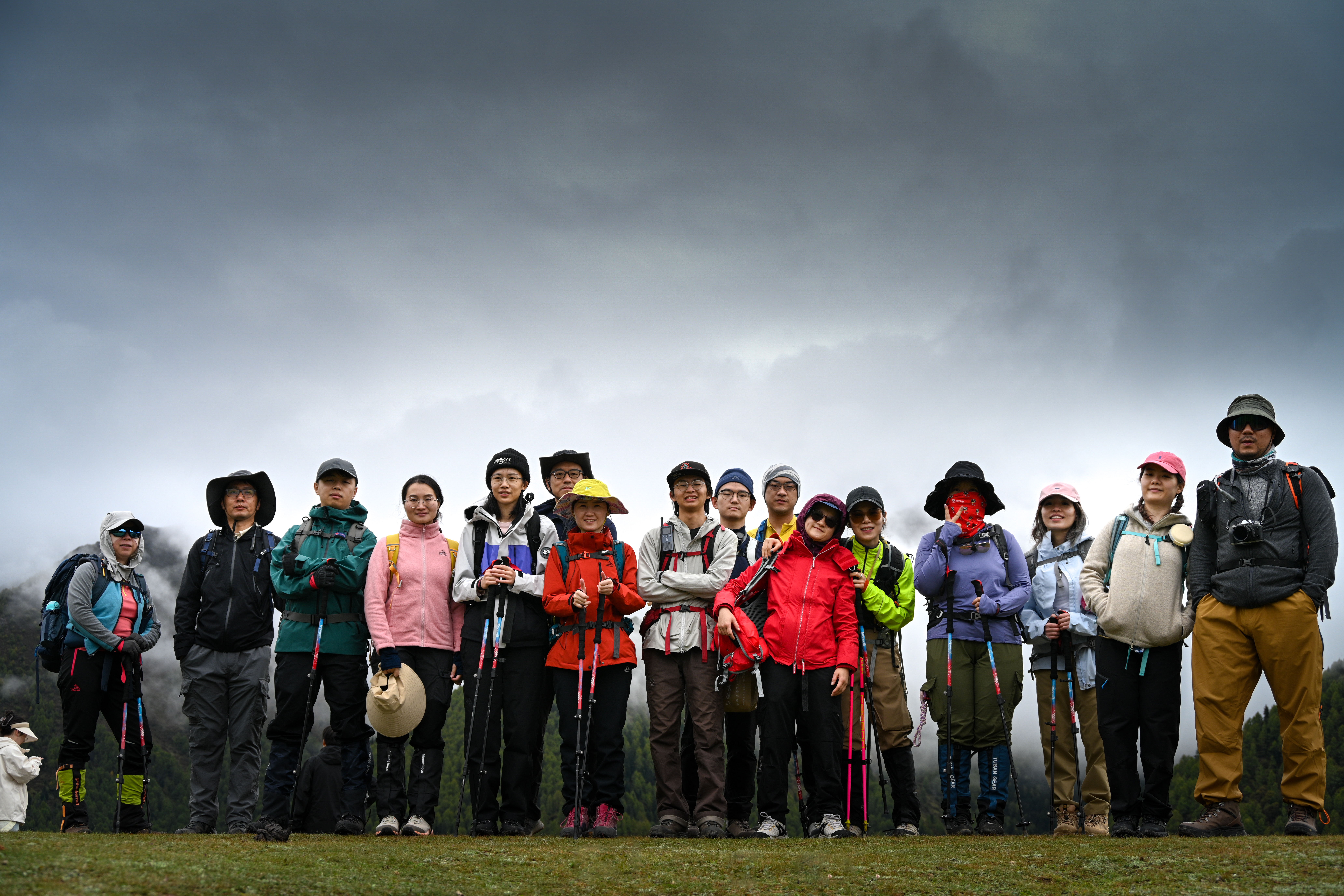 国庆四女孩山大峰+长穿毕穿越