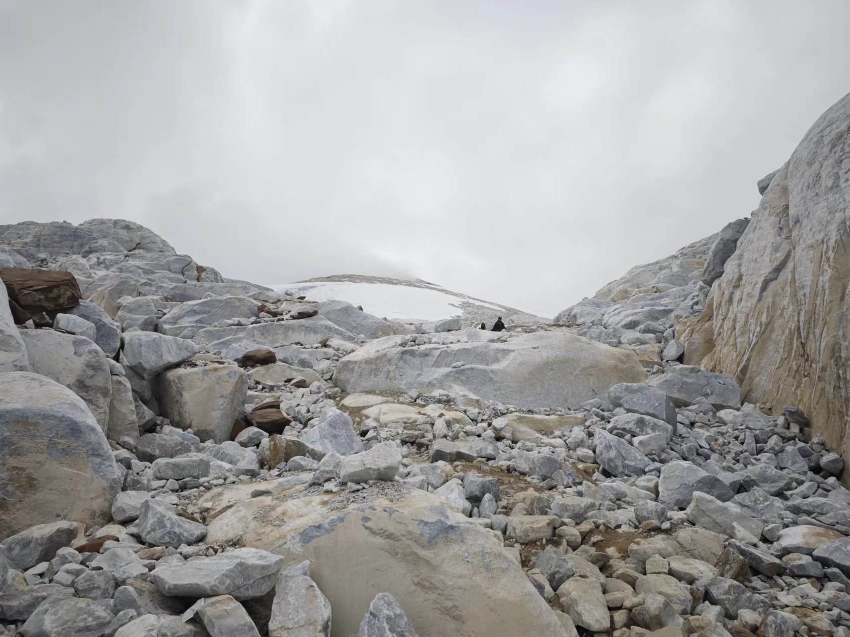 逐梦雪山之巅(5396米)——2024年9月12日-14日哈巴雪山巡山记