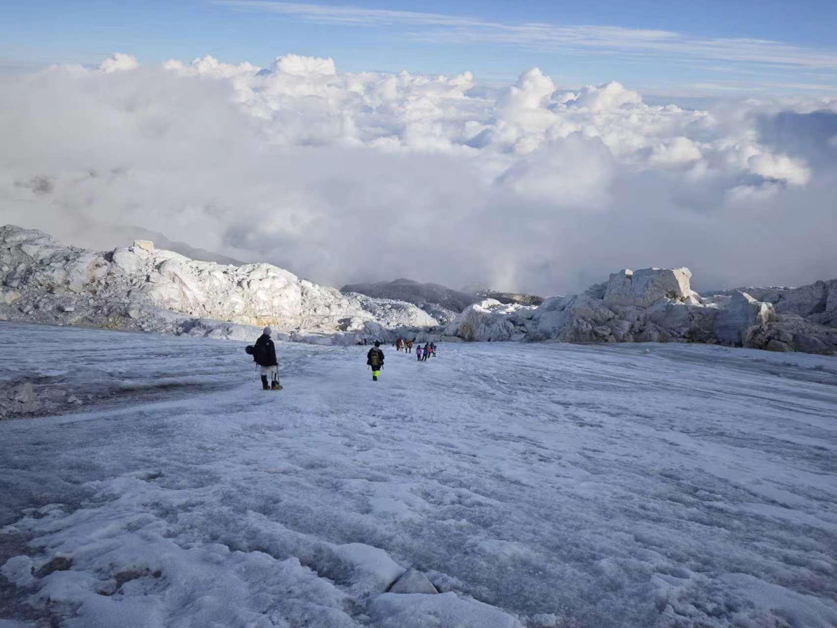 逐梦雪山之巅(5396米)——2024年9月12日-14日哈巴雪山巡山记